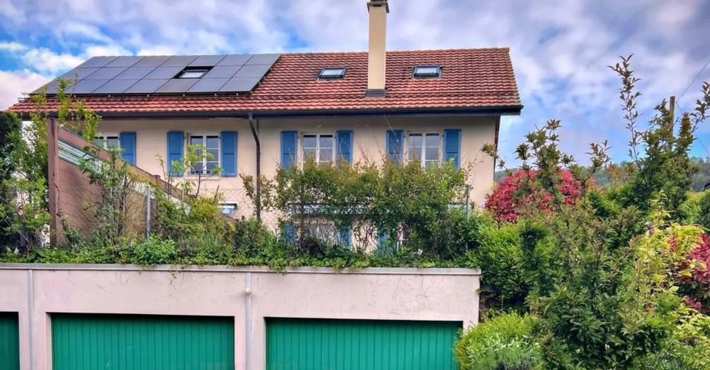 Semi-Detached Villa - Photo 2 of 13