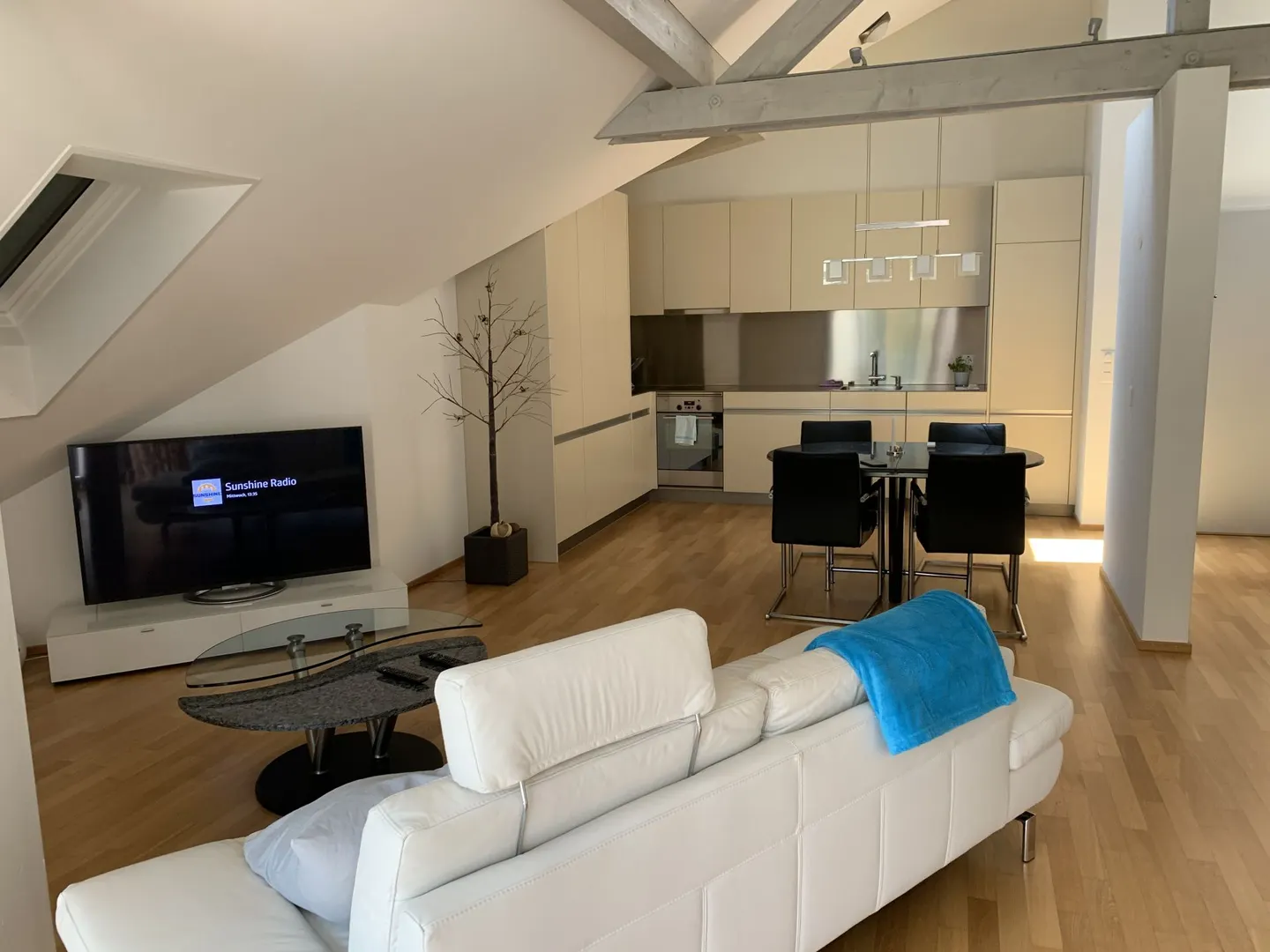 Charming apartment in a central location in Root - Photo 2 of 8