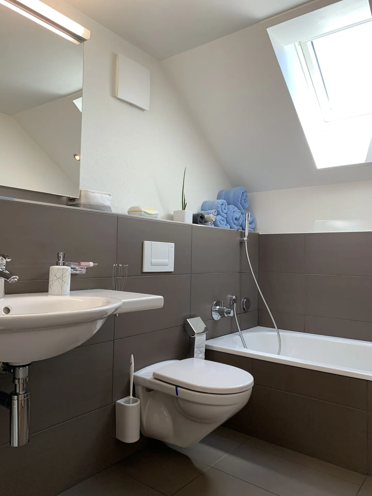 Charming apartment in a central location in Root - Photo 7 of 8