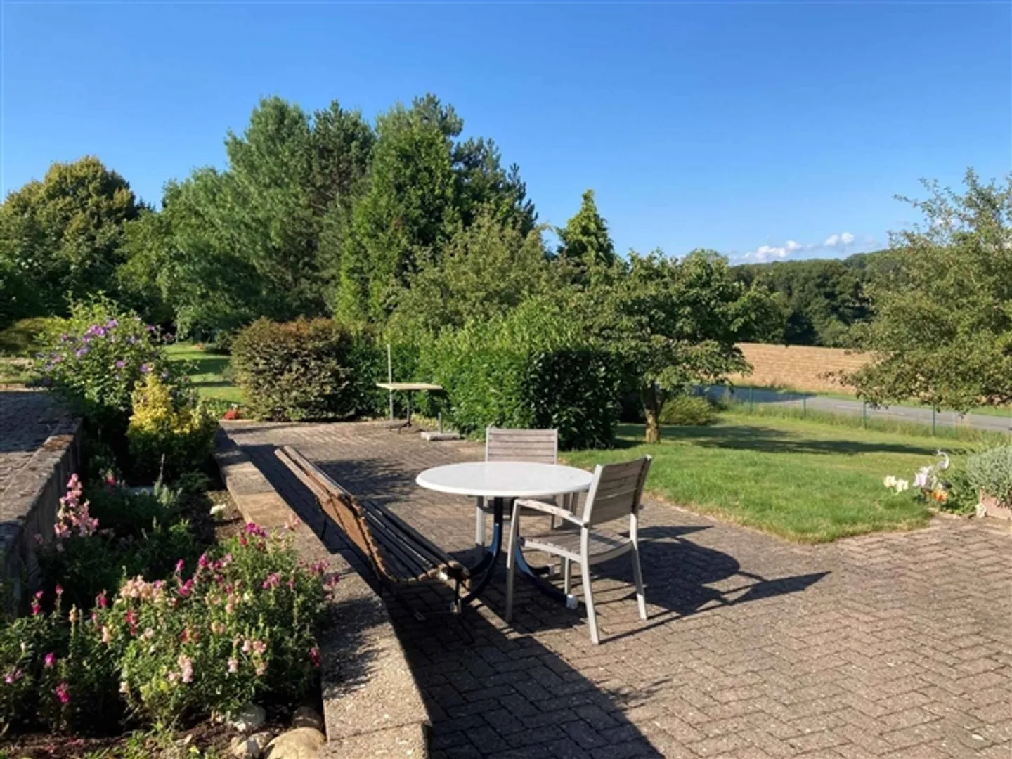 Einfamilienhaus mit 4.5 Zimmern, Terrasse und Garten - Foto 8 von 12