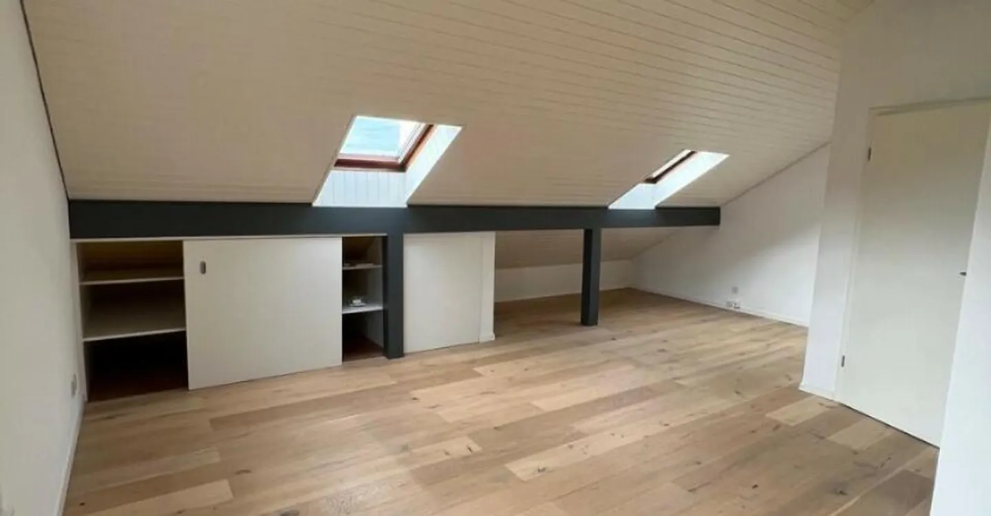 Semi-Detached Villa - Photo 12 of 13