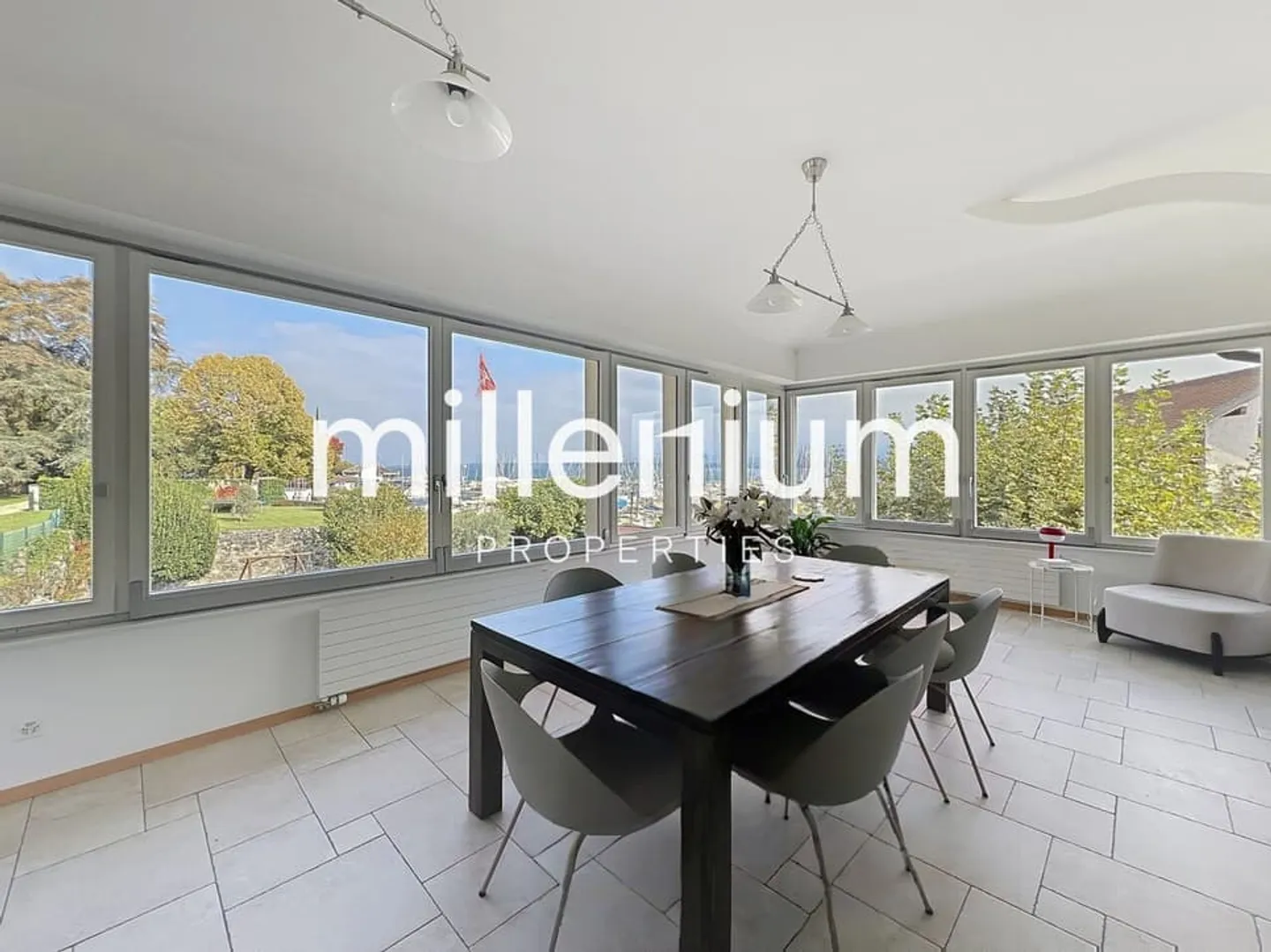 Magnifique villa près du lac - Photo 5 sur 13