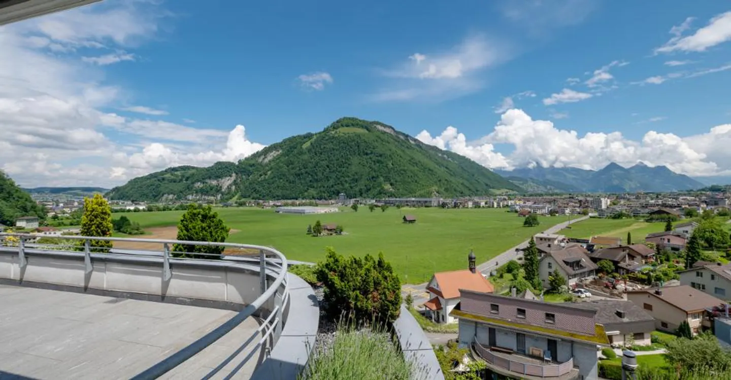 Sopra i tetti – un modo di vivere esclusivo di fronte a un panorama infinito - Foto 3 di 11