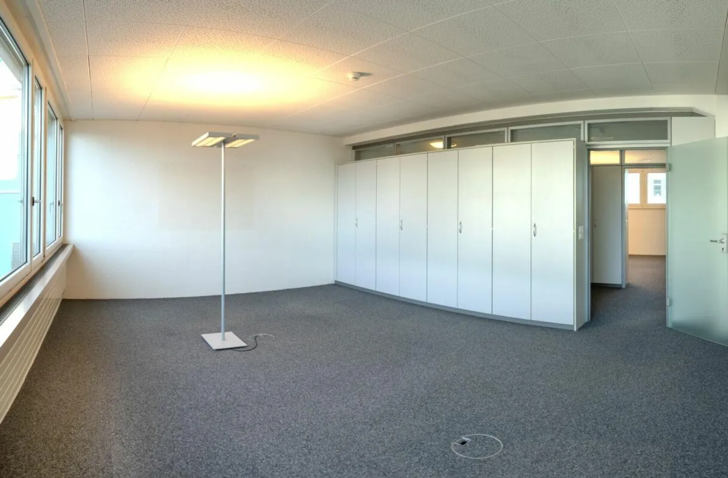 Espace de bureau attrayant à louer dans un emplacement central - Photo 2 sur 11