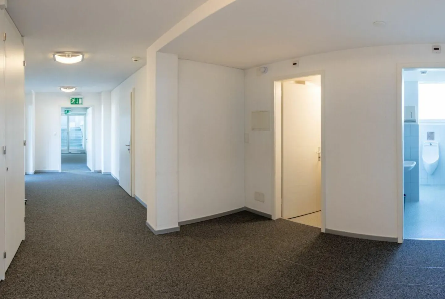 Espace de bureau attrayant à louer dans un emplacement central - Photo 3 sur 11