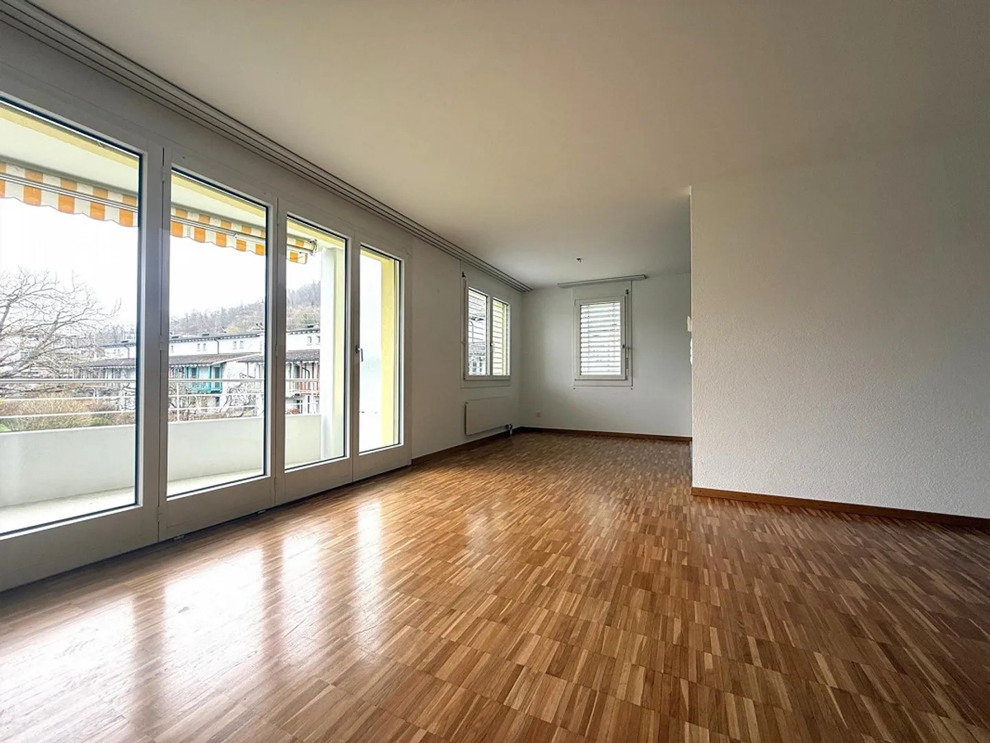 Centrally located 4.5-room apartment - Photo 2 of 10