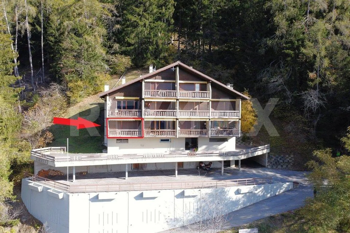 Charming 2.5-room apartment with great views in Albinen/VS - Photo 1 of 13