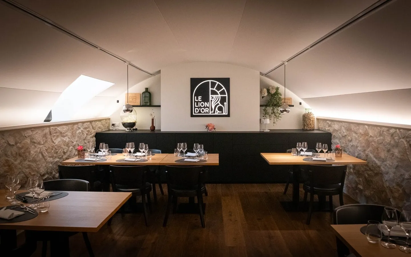 Restaurant in the center of Farvagny - Photo 3 of 6