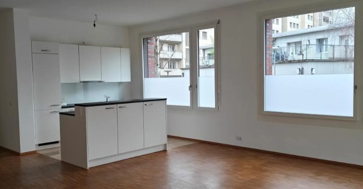 Geräumige Wohnung mit Loggia - Foto 2 von 3