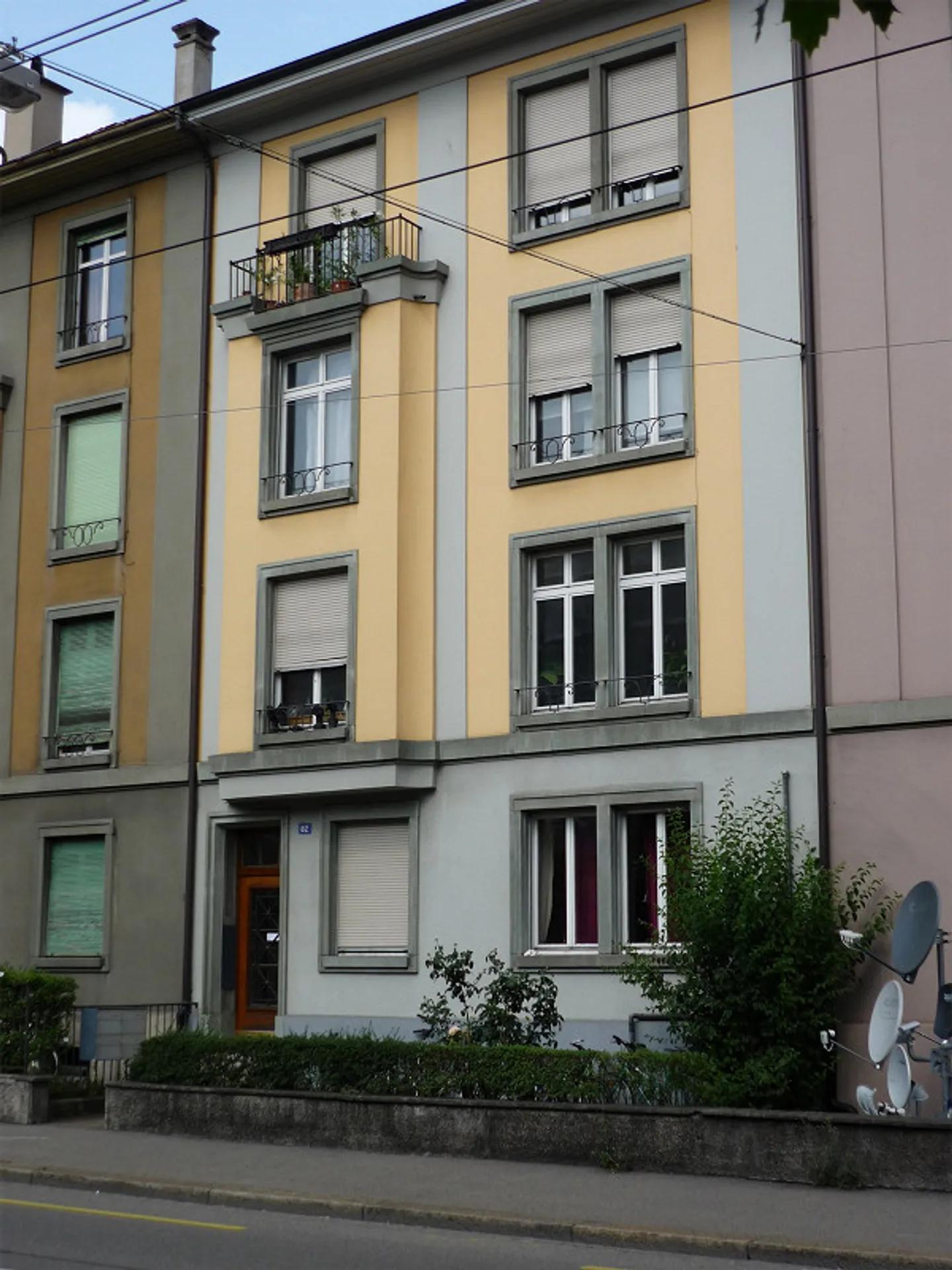 Charming 3-room old building apartment in the Gundeldingen district near SBB - Photo 1 of 14