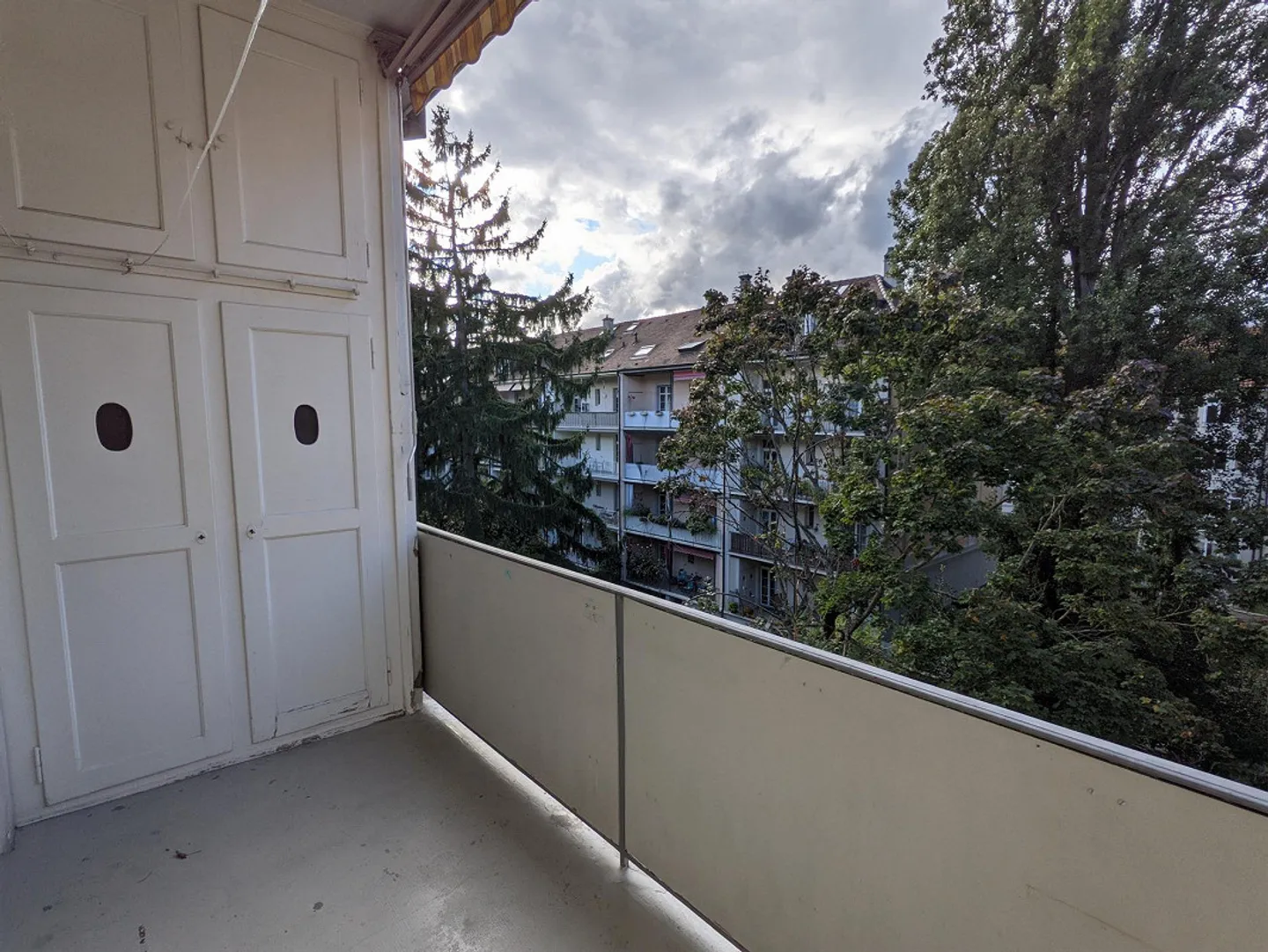 Charming 3-room old building apartment in the Gundeldingen district near SBB - Photo 3 of 14