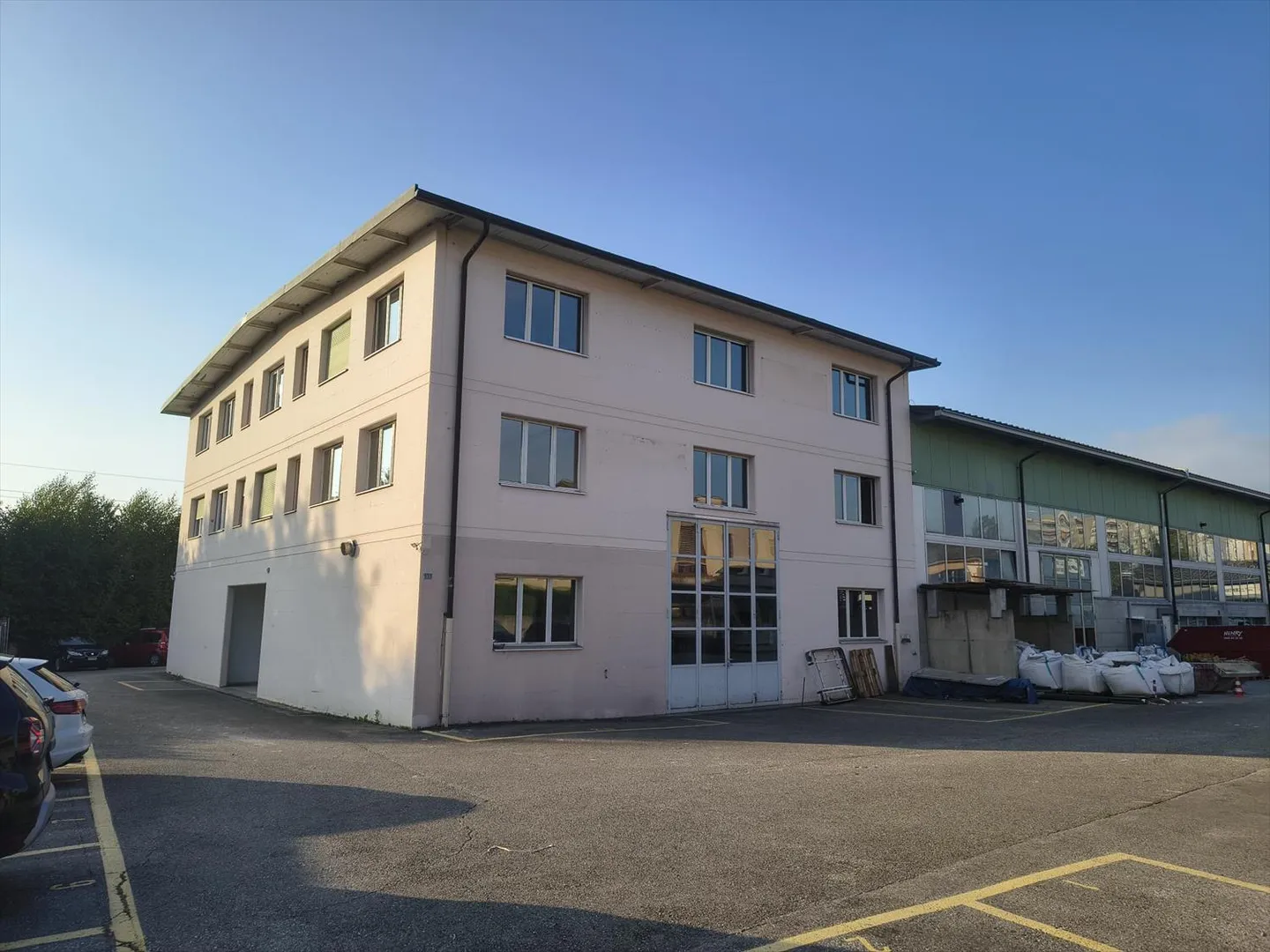 Atelier 1 pièce - Photo 1 sur 10