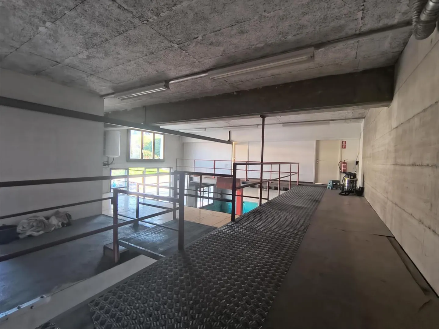 Atelier 1 pièce - Photo 8 sur 10