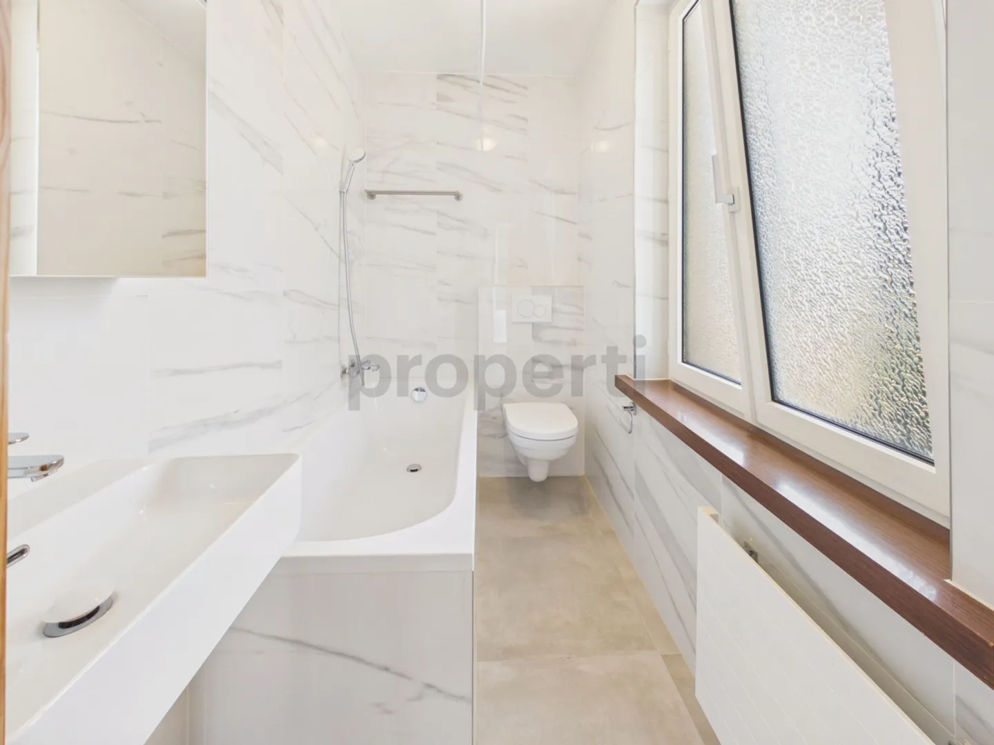 Charming terraced house in a quiet location with garden and private parking - Photo 7 of 13