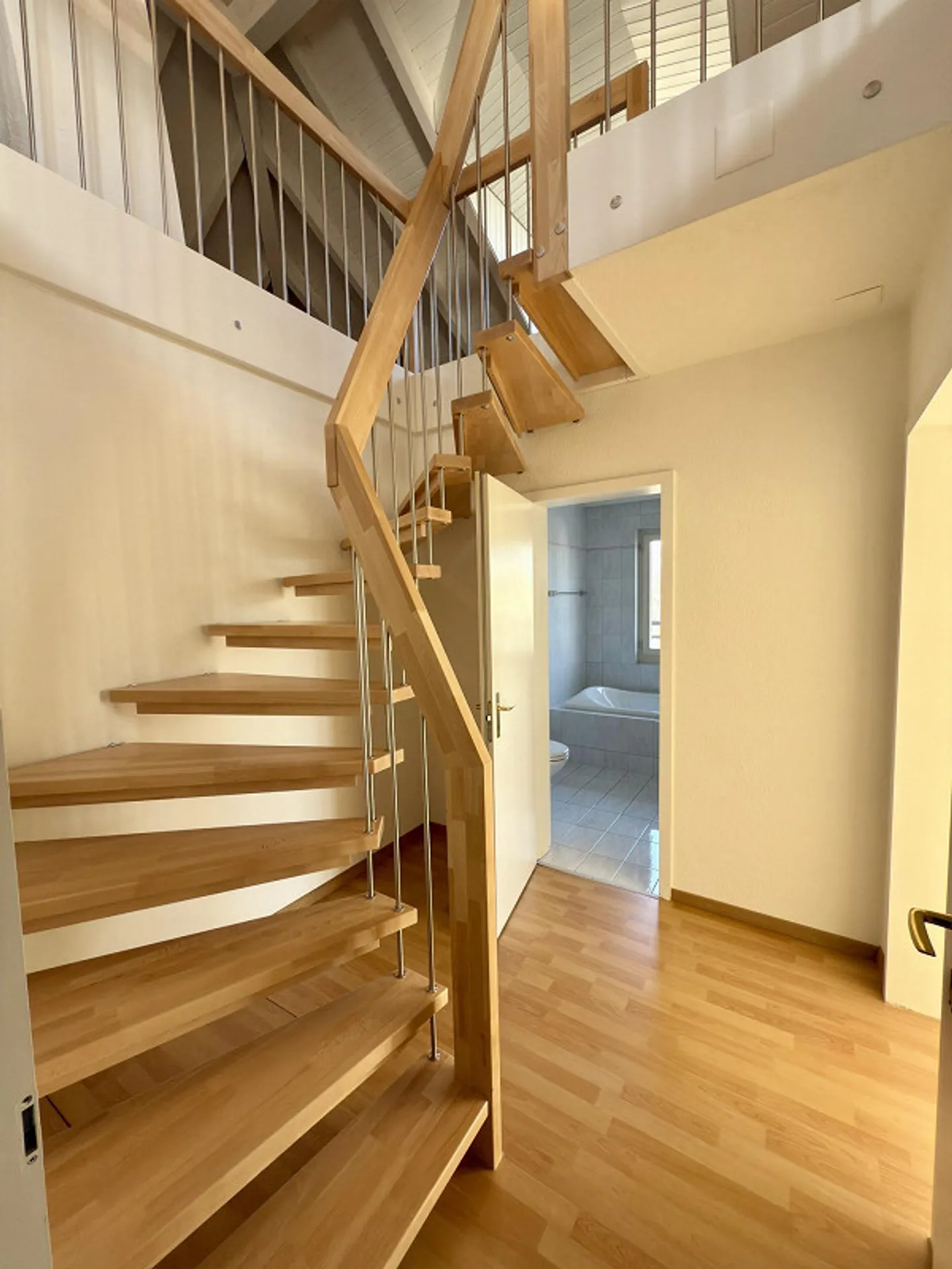 Appartamento duplex attico 4 1/2 locali con grande terrazza solare - Foto 6 di 24