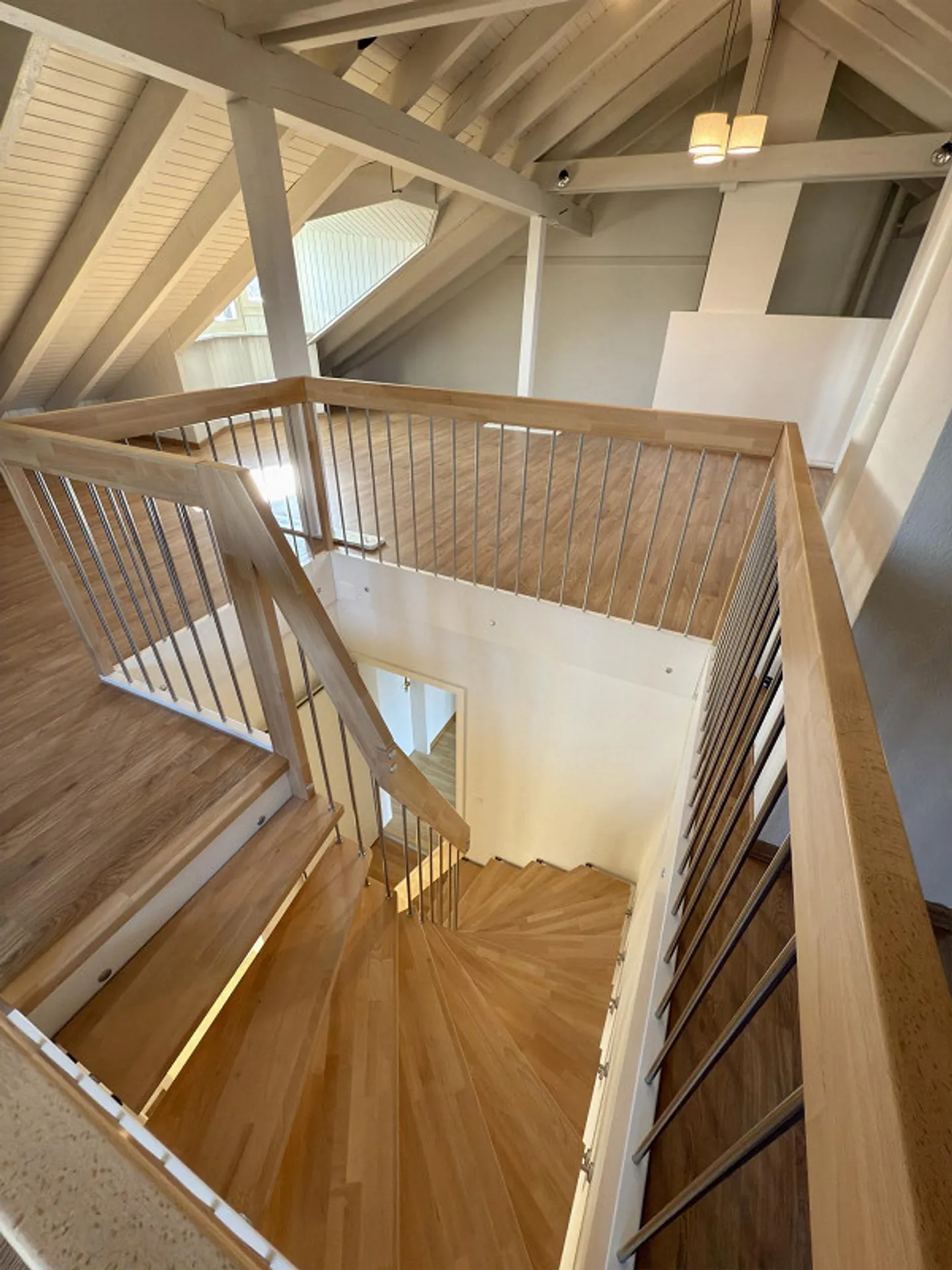 Appartamento duplex attico 4 1/2 locali con grande terrazza solare - Foto 10 di 24