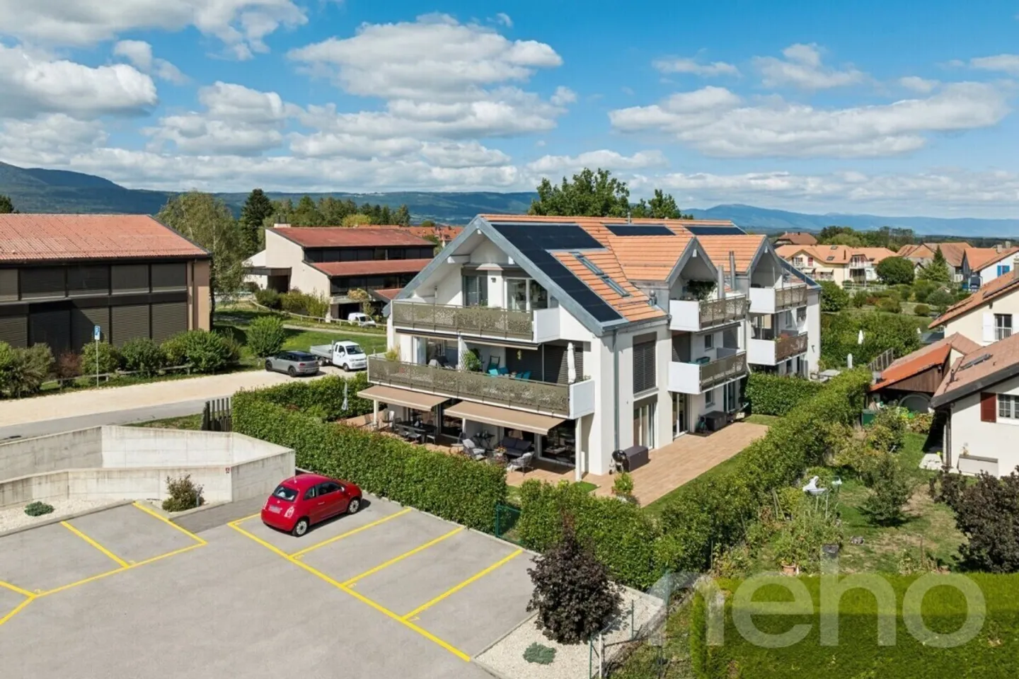Appartement familial avec jardin - Photo 1 sur 12