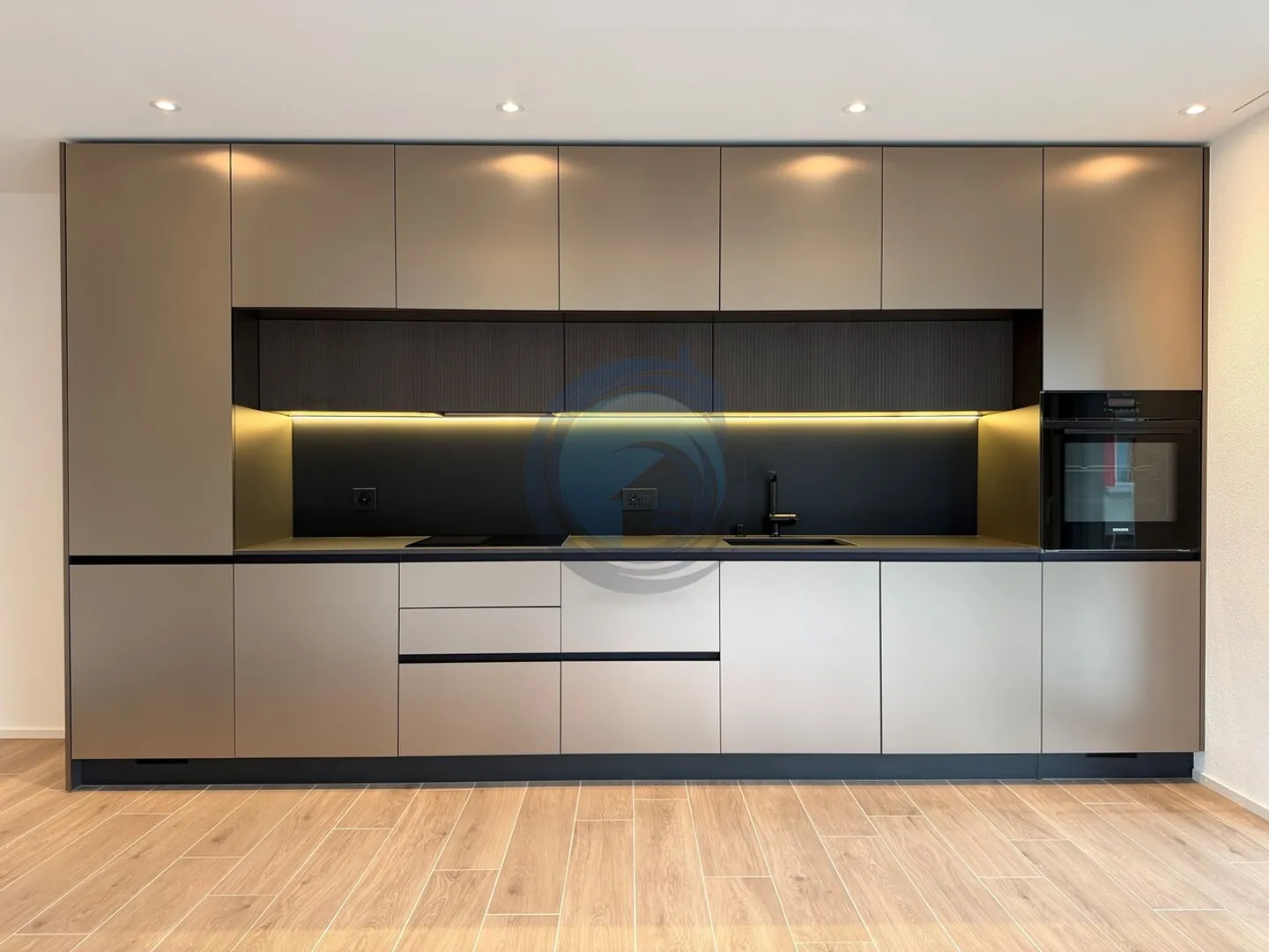 Appartement Moderne avec Grand Balcon - Photo 4 sur 12