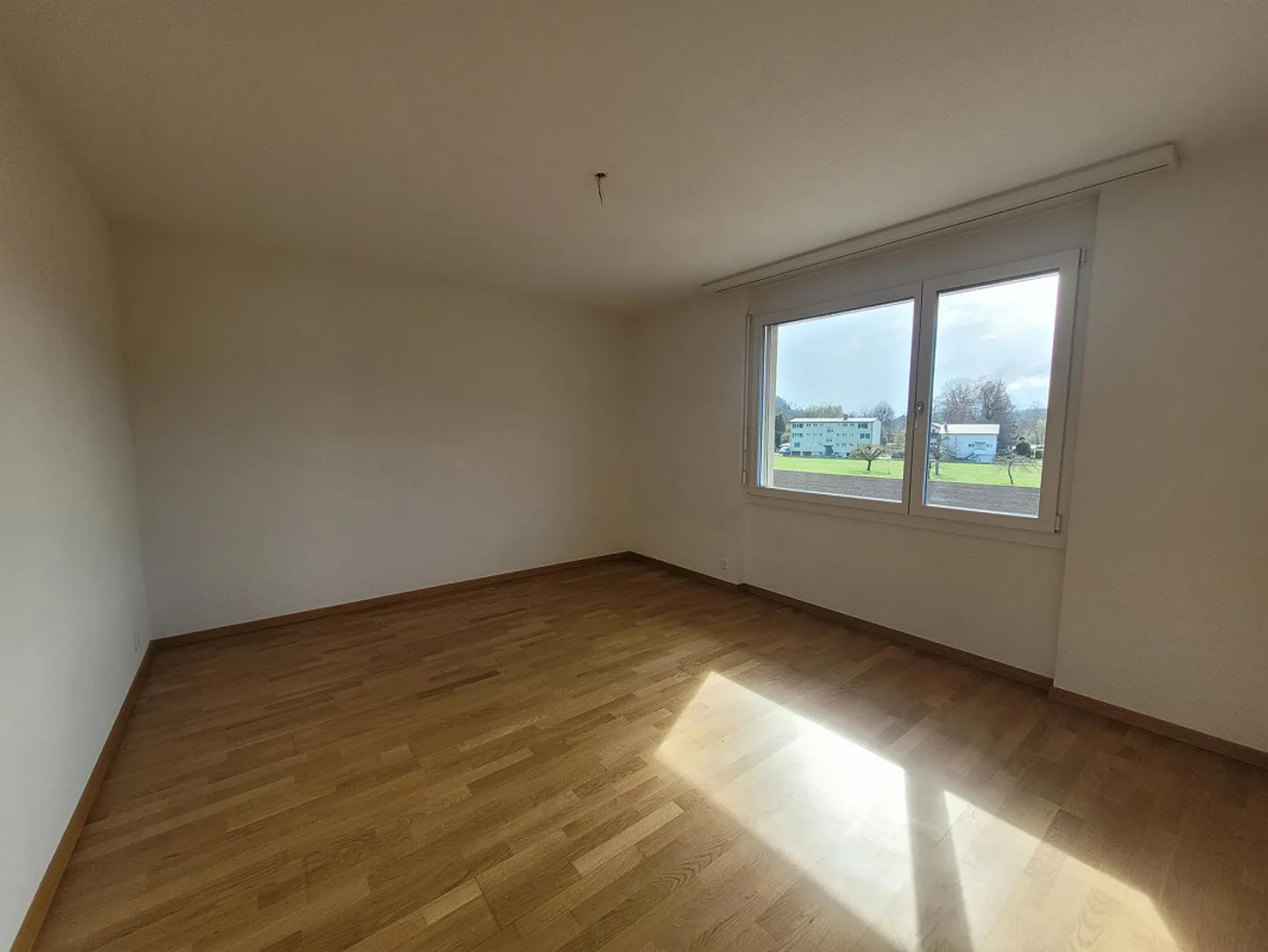 4.5 Room Apartment in a Beautiful Neighborhood - Photo 4 of 9