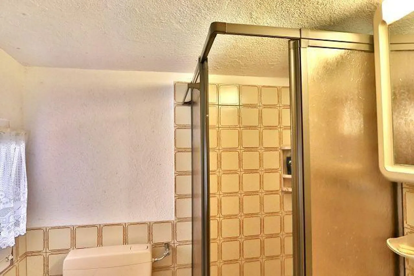Maison de 4 pièces avec petit jardin dans un emplacement très calme et ensoleillé avec une belle vue - Photo 13 sur 34