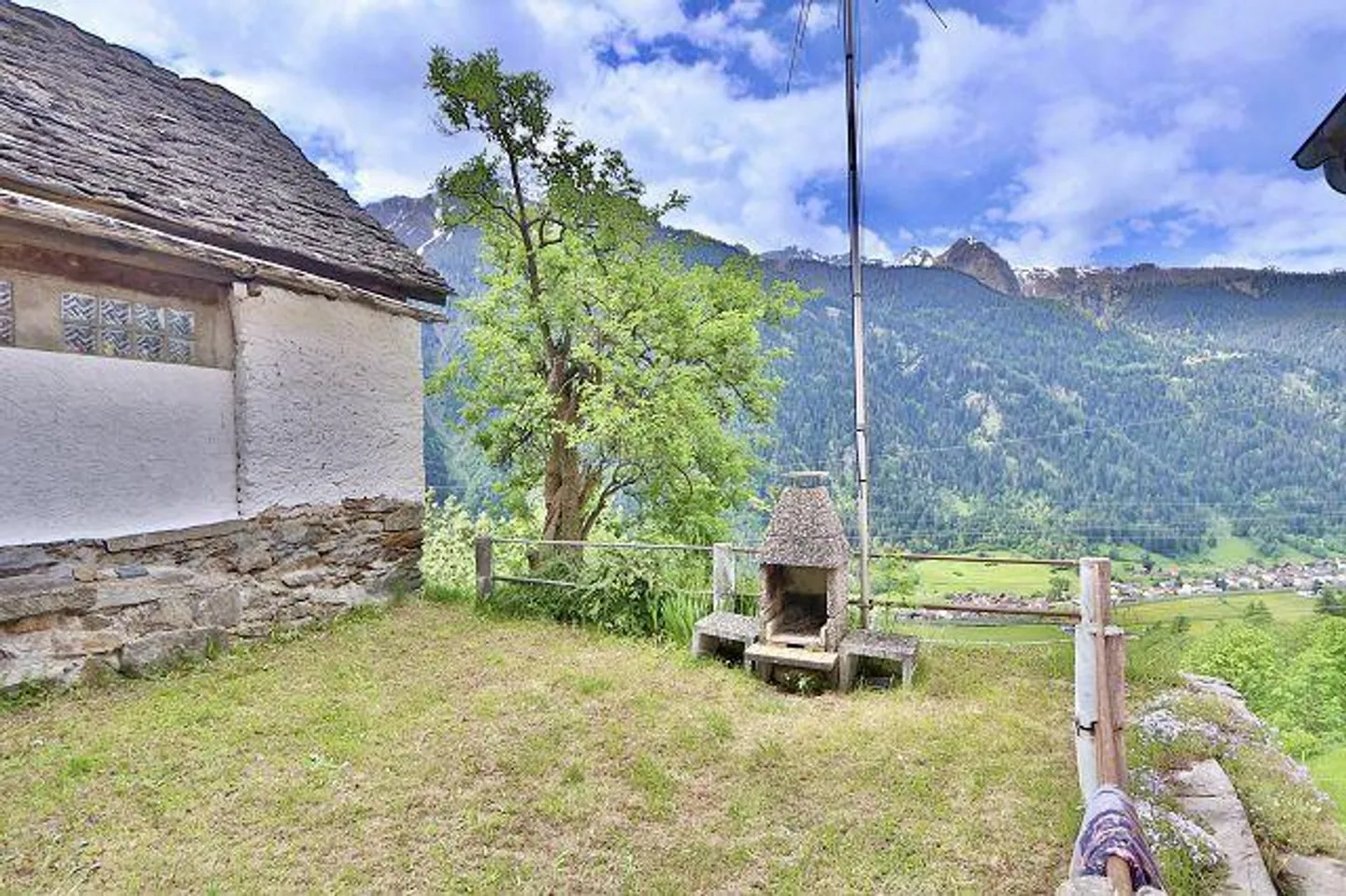 Maison de 4 pièces avec petit jardin dans un emplacement très calme et ensoleillé avec une belle vue - Photo 18 sur 34