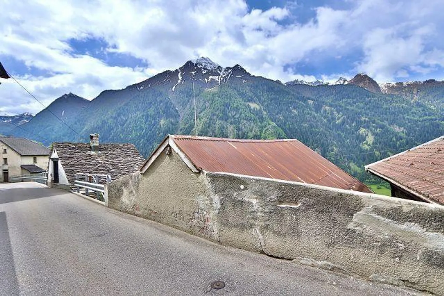 Maison de 4 pièces avec petit jardin dans un emplacement très calme et ensoleillé avec une belle vue - Photo 30 sur 34