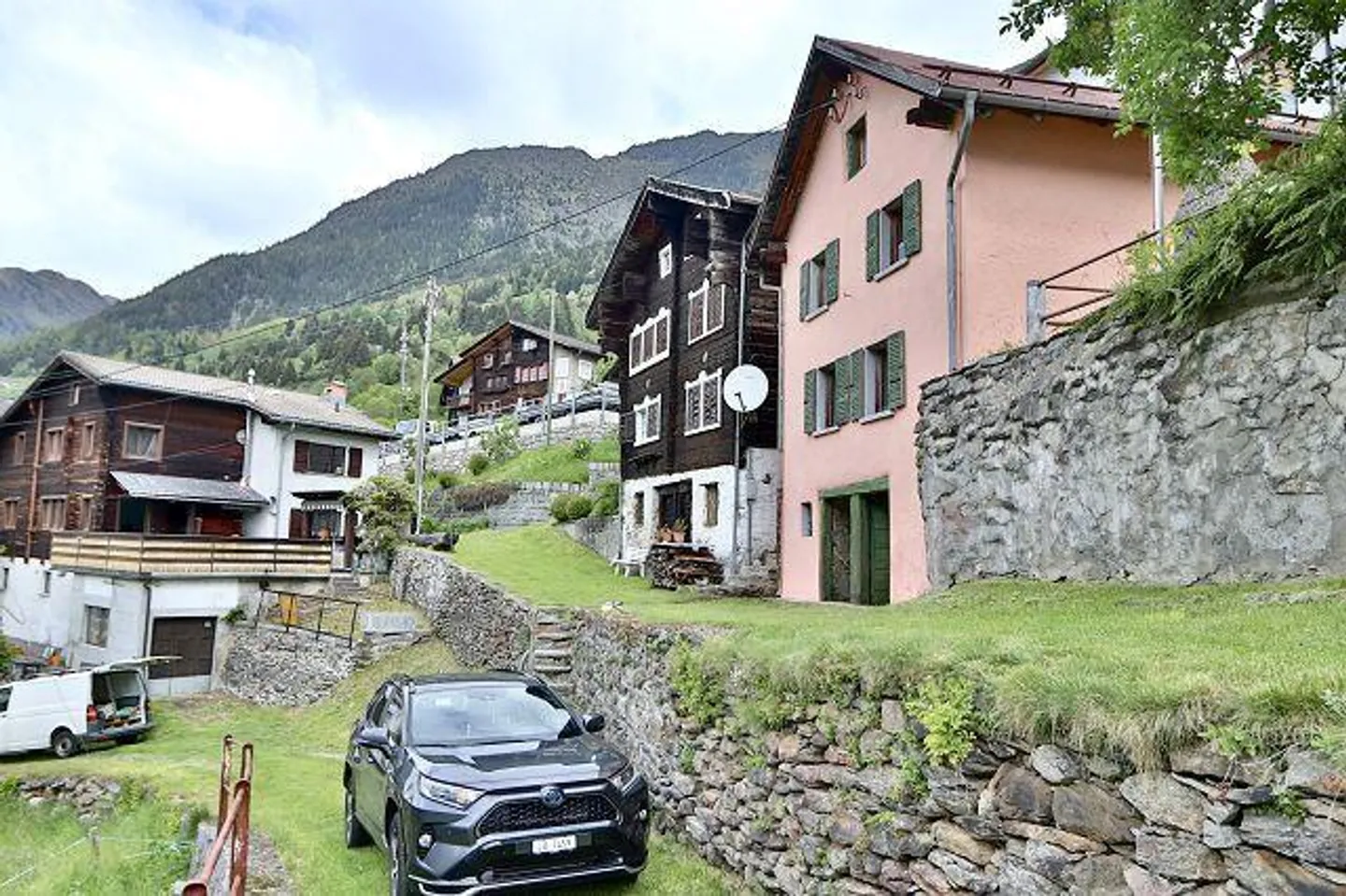 Maison de 4 pièces avec petit jardin dans un emplacement très calme et ensoleillé avec une belle vue - Photo 31 sur 34