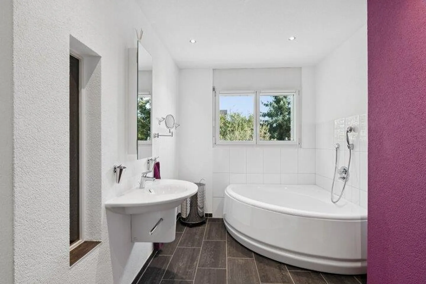 SPACIOUS AND MODERN MAISONETTE ON THE SOUTH SLOPE - Photo 6 of 7