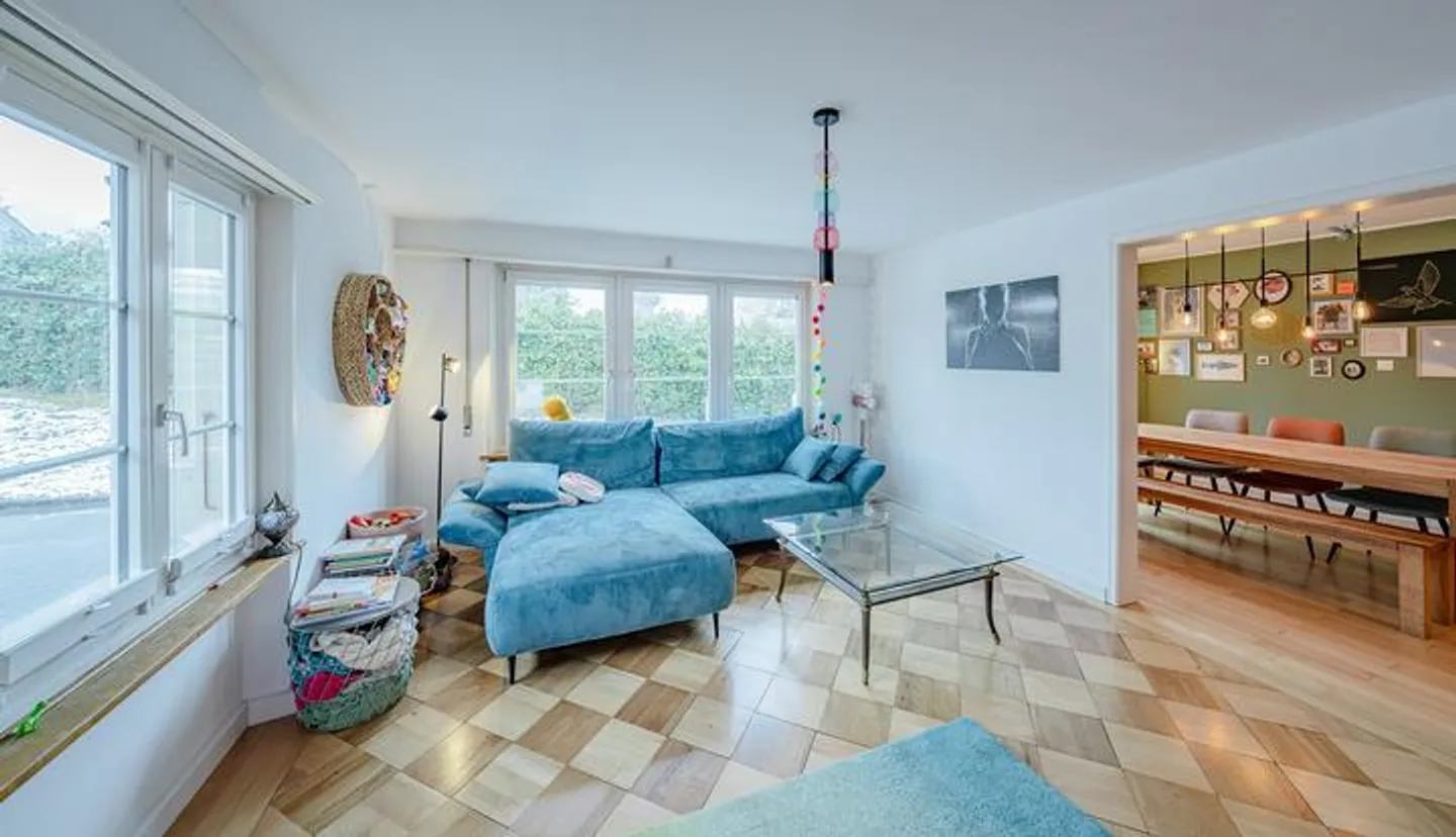 Charmantes Mehrfamilienhaus - Foto 3 von 8