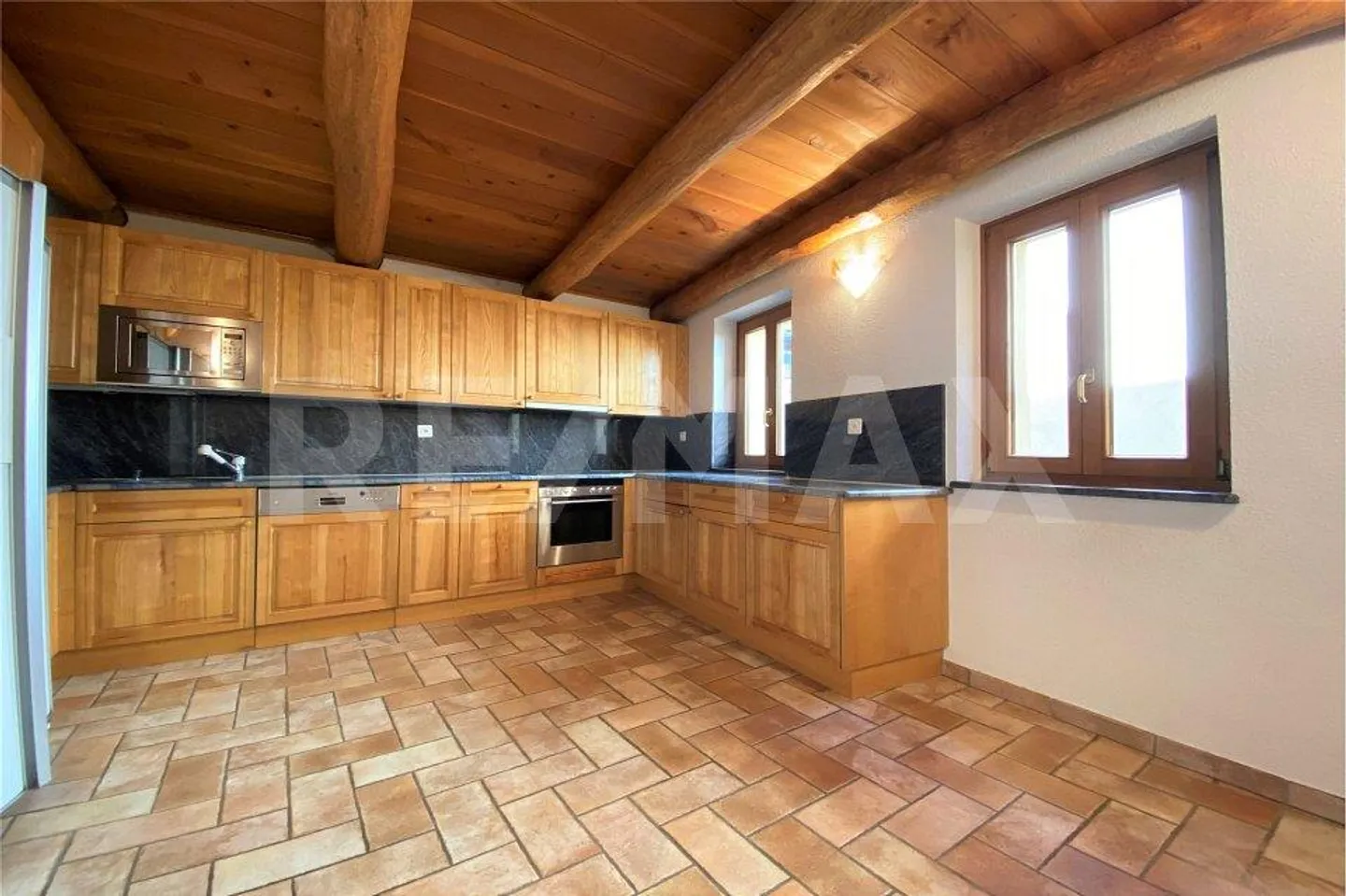 Spaziosa casa con cantina vini a due passi dal lago - Foto 4 di 13