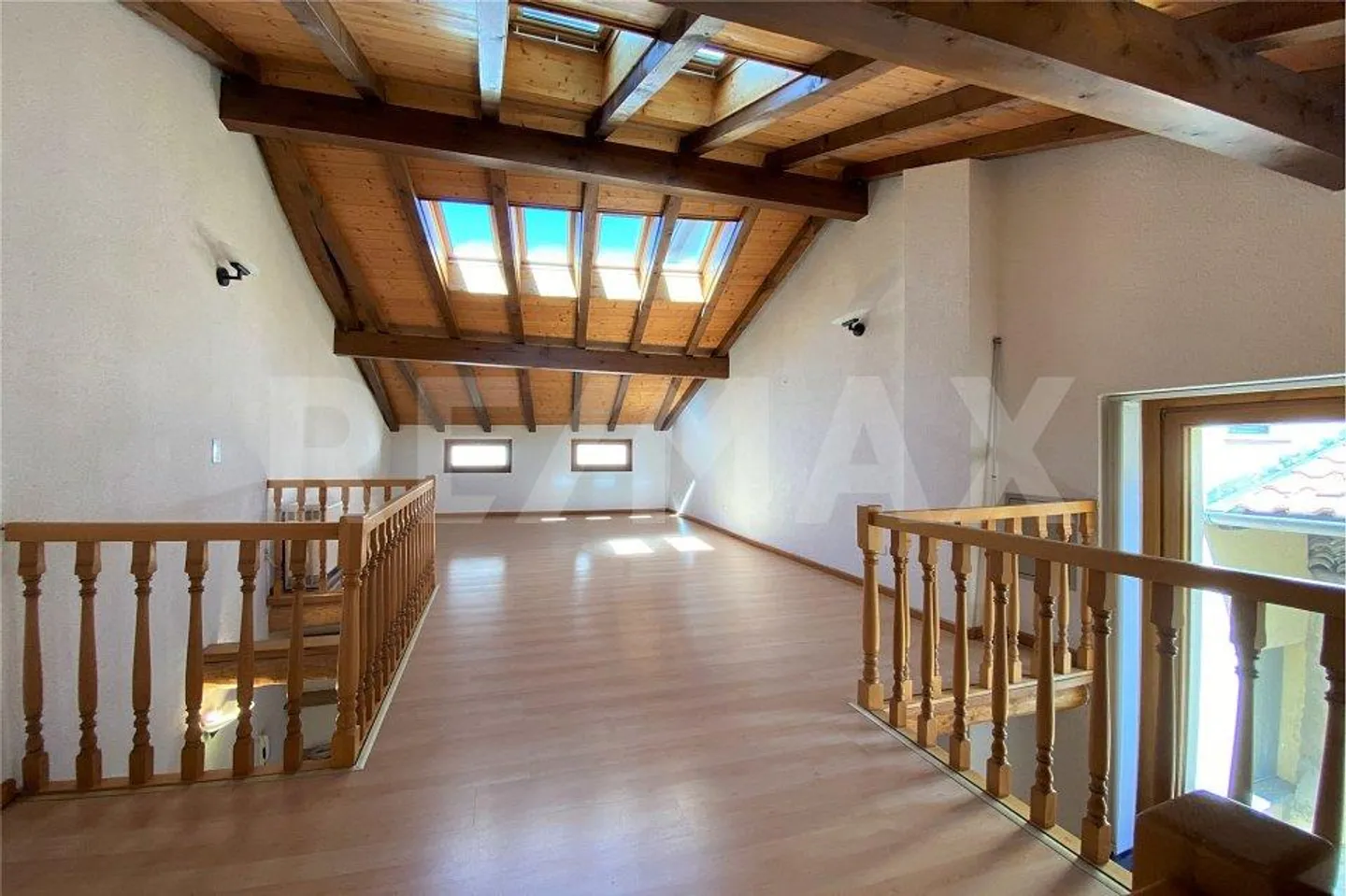 Spaziosa casa con cantina vini a due passi dal lago - Foto 5 di 13