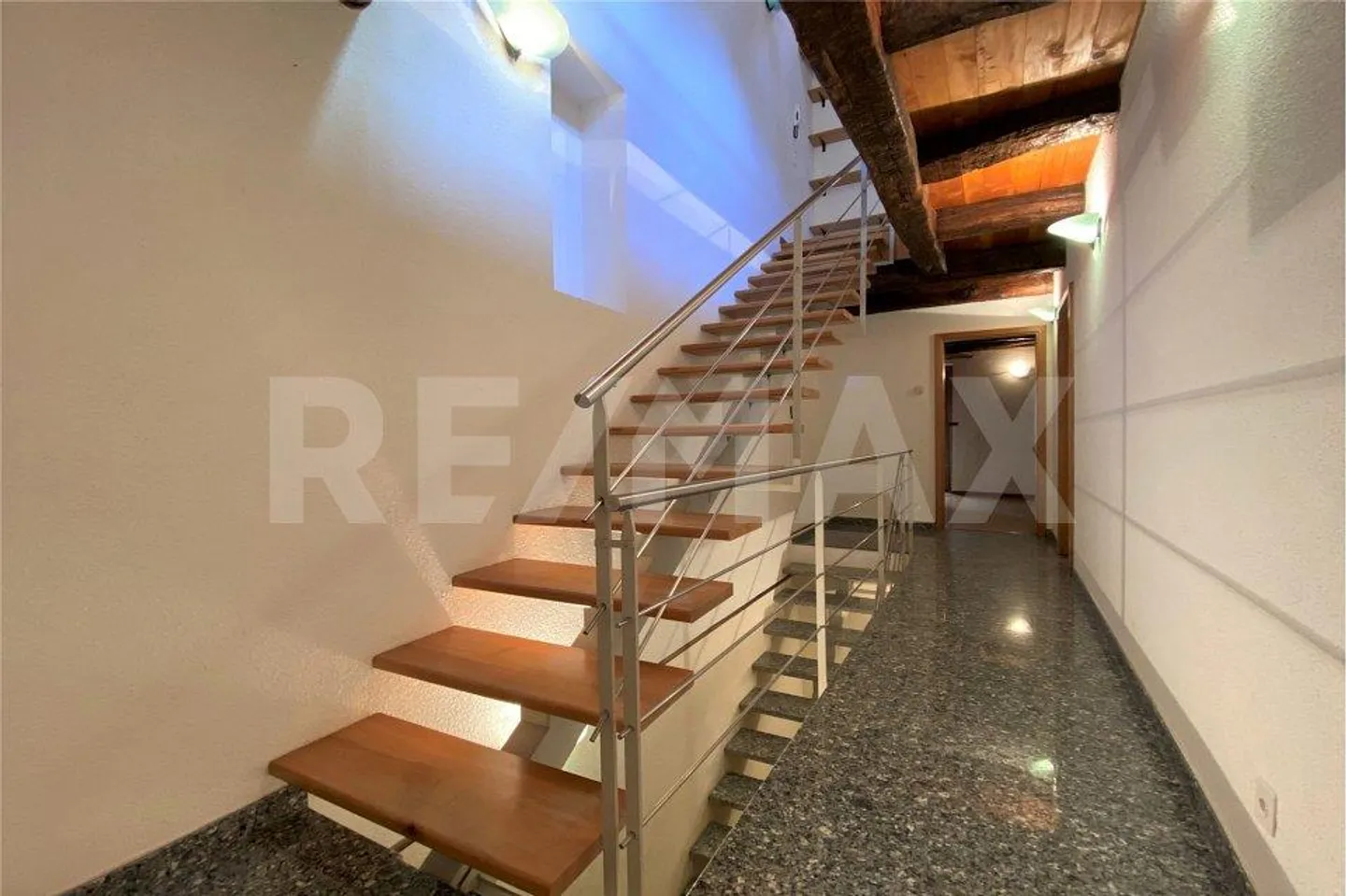 Spaziosa casa con cantina vini a due passi dal lago - Foto 9 di 13