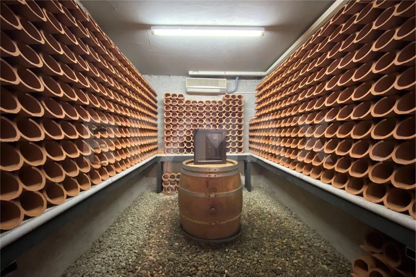 Spaziosa casa con cantina vini a due passi dal lago - Foto 10 di 13