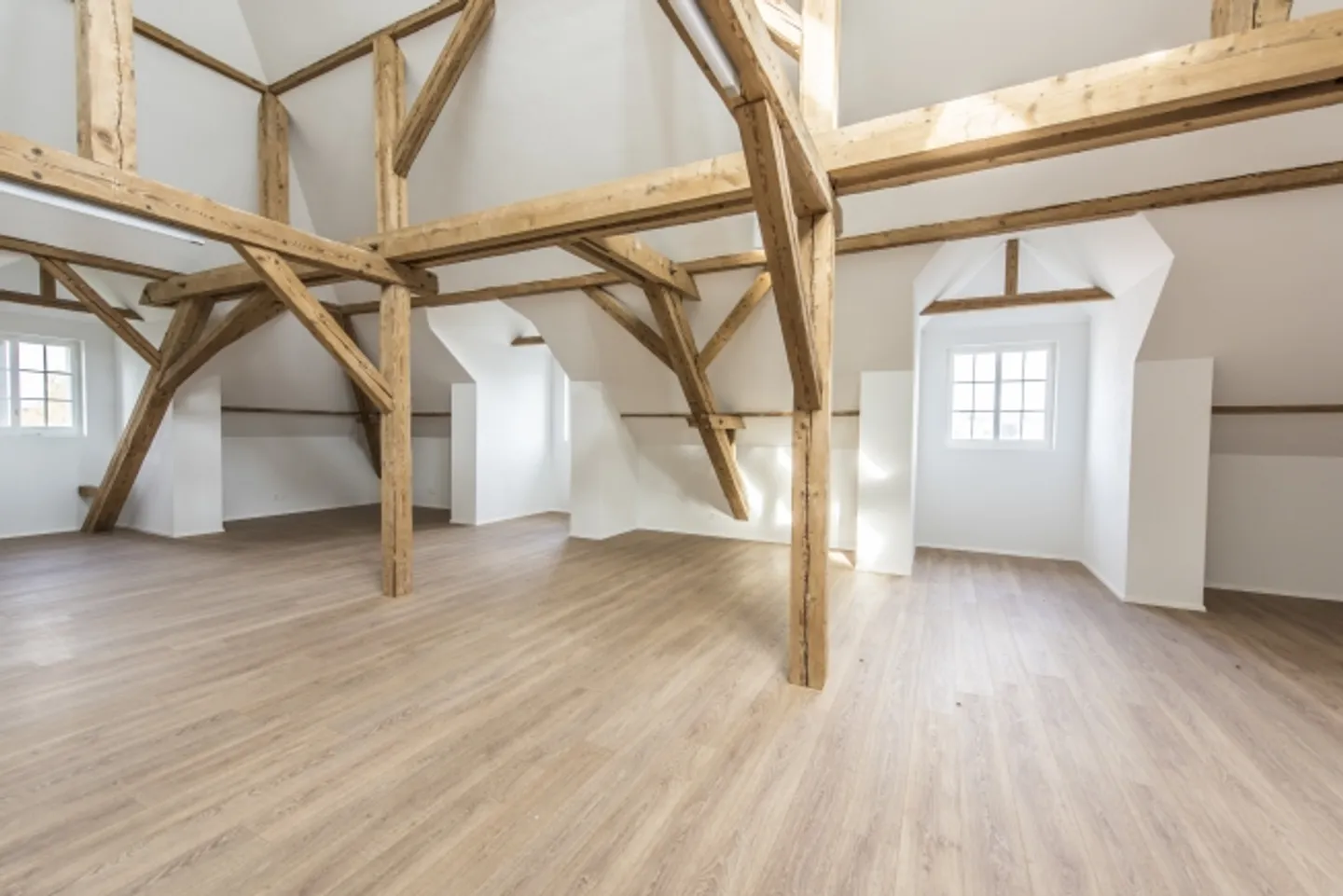 «Attraktive Gewerbefläche zu vermieten im Zentrum von Wohlen!» - Foto 2 von 3