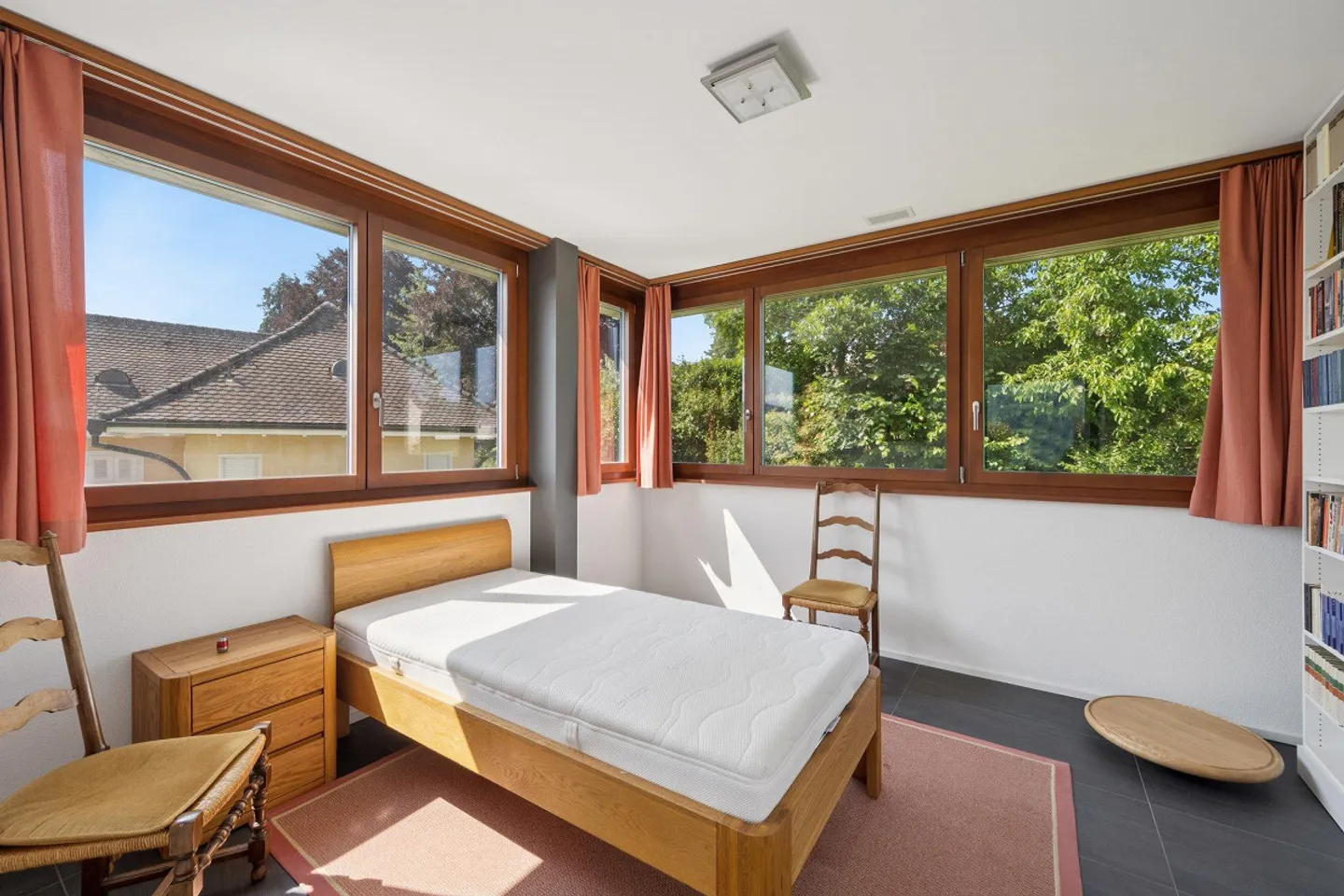 Above the Rooftops: Penthouse with a View - Photo 13 of 17