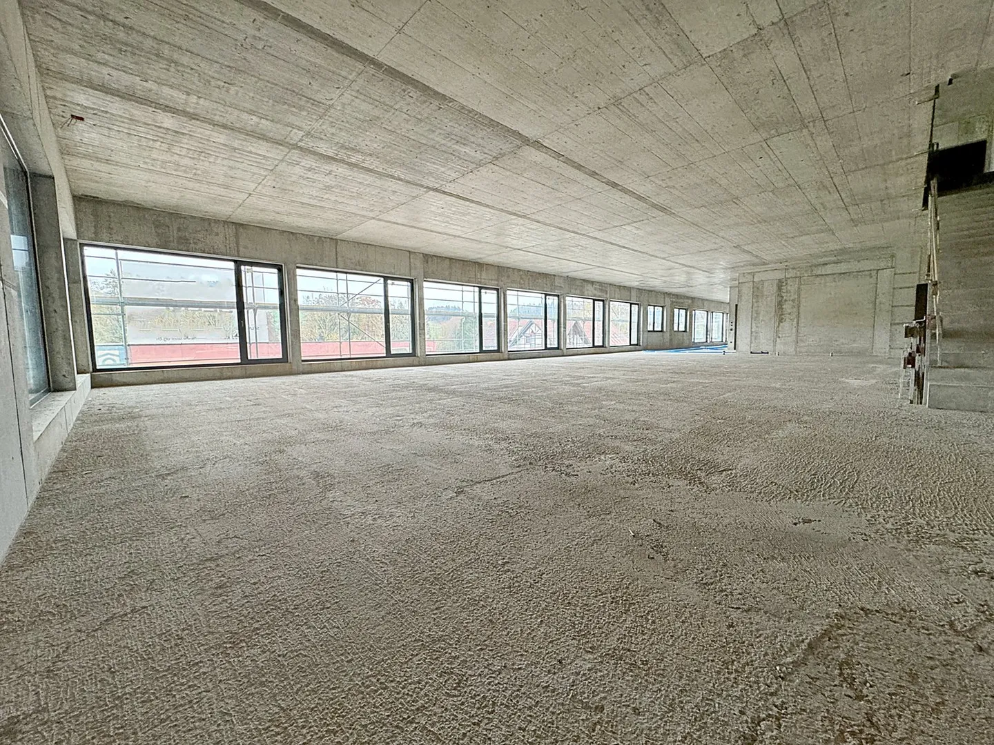 Immeuble neuf exclusif avec options uniques pour votre entreprise dans une zone commerciale florissante - Photo 10 sur 14