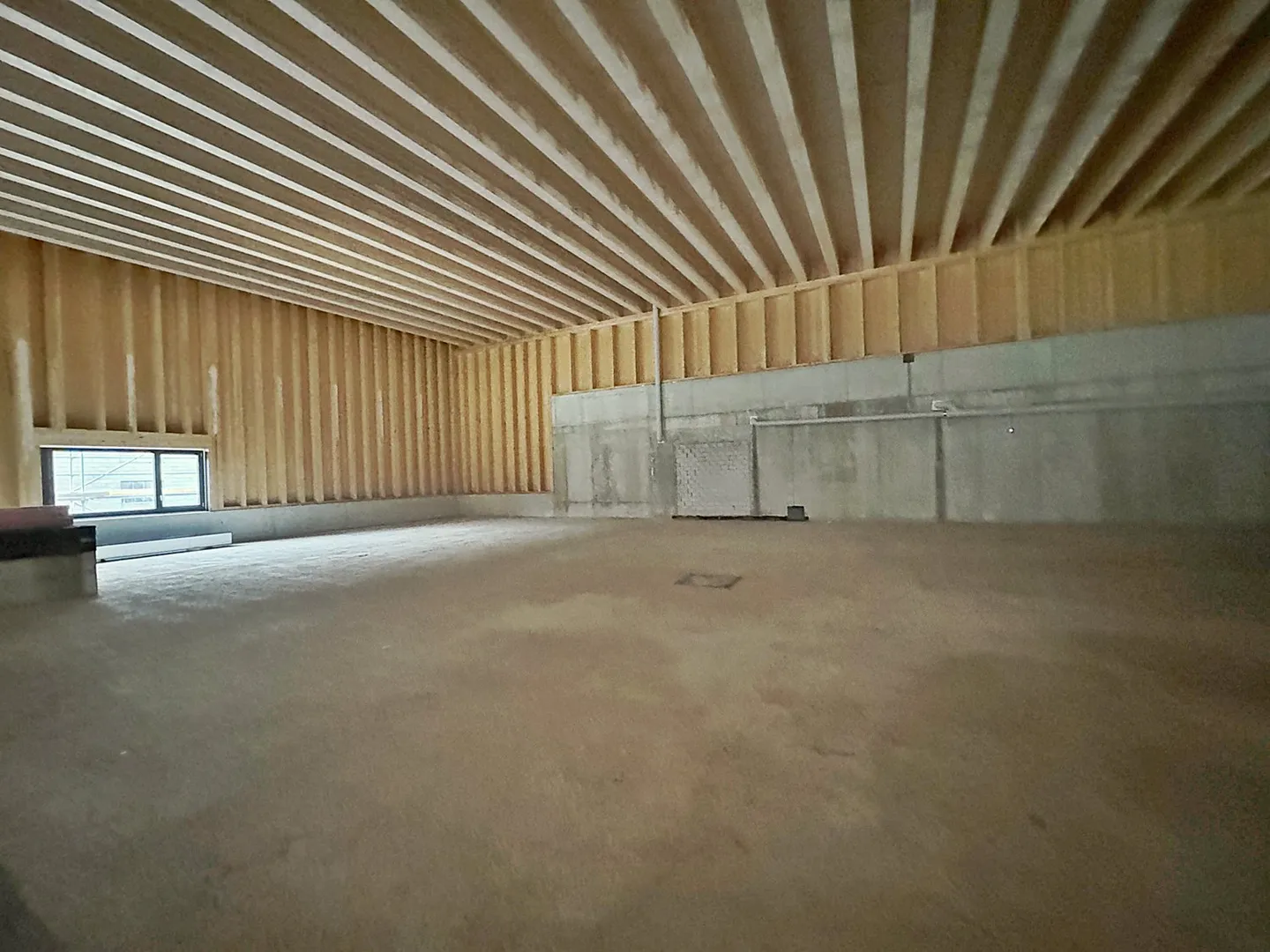 Immeuble neuf exclusif avec options uniques pour votre entreprise dans une zone commerciale florissante - Photo 12 sur 14