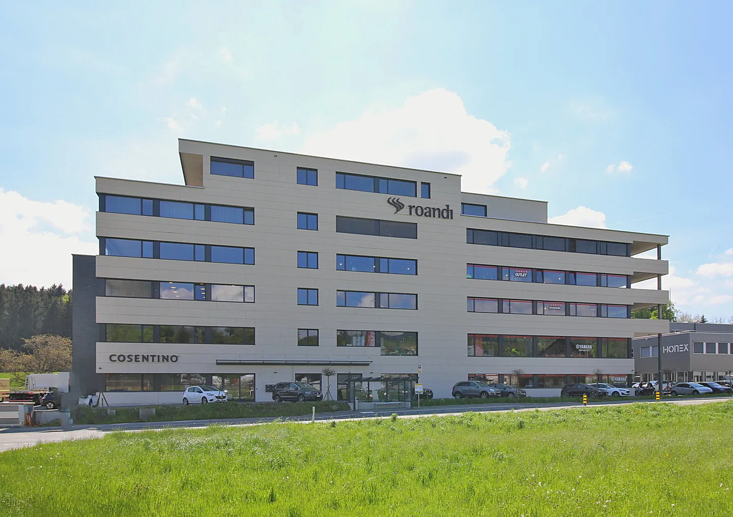 Immeuble neuf exclusif avec options uniques pour votre entreprise dans une zone commerciale florissante - Photo 14 sur 14