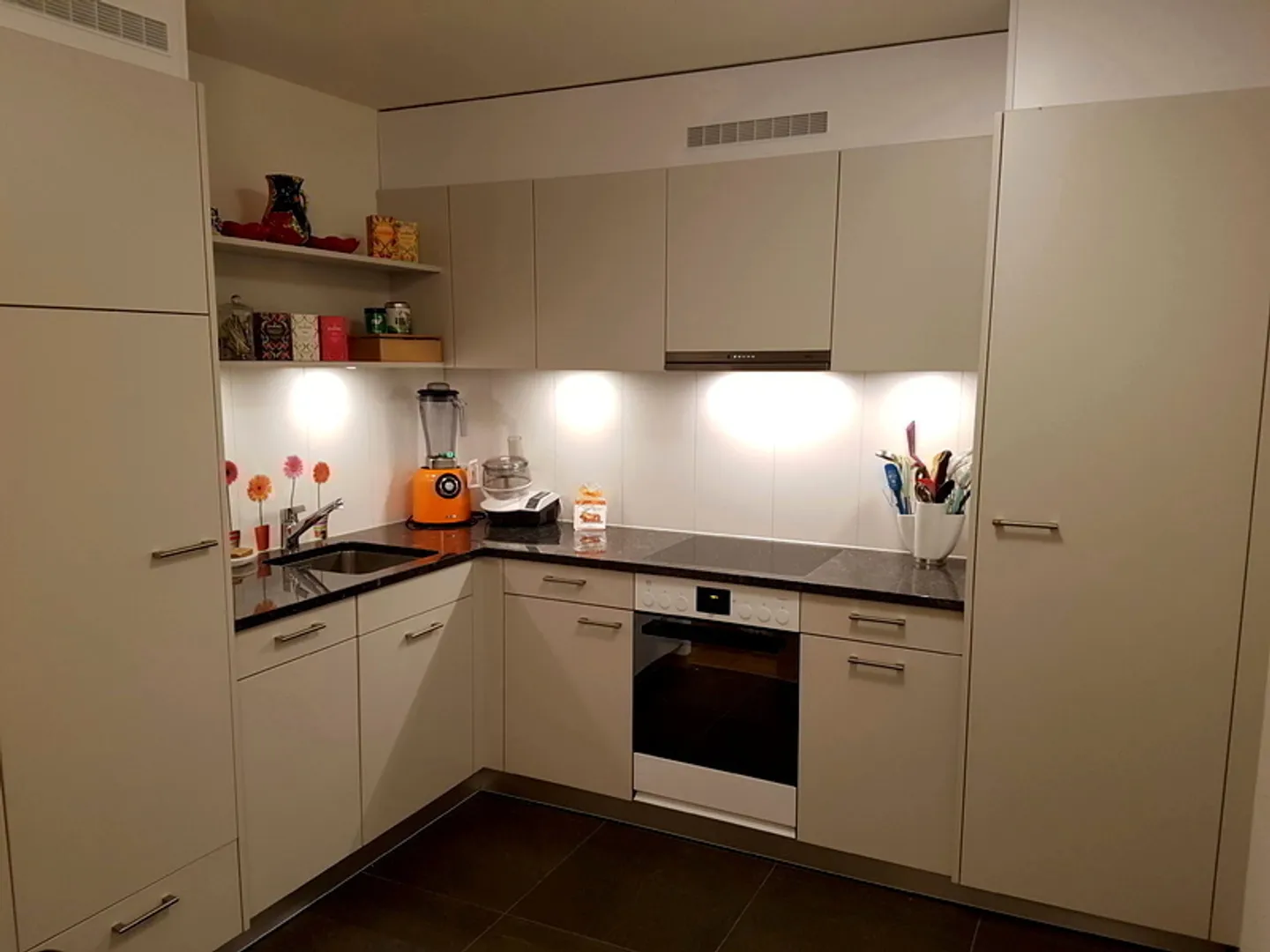 2.5-ZI-WHG NÄHE BIEL UND BERN IN STUDEN (BE), MÖBLIERT, TEMPORÄR - Foto 3 di 8