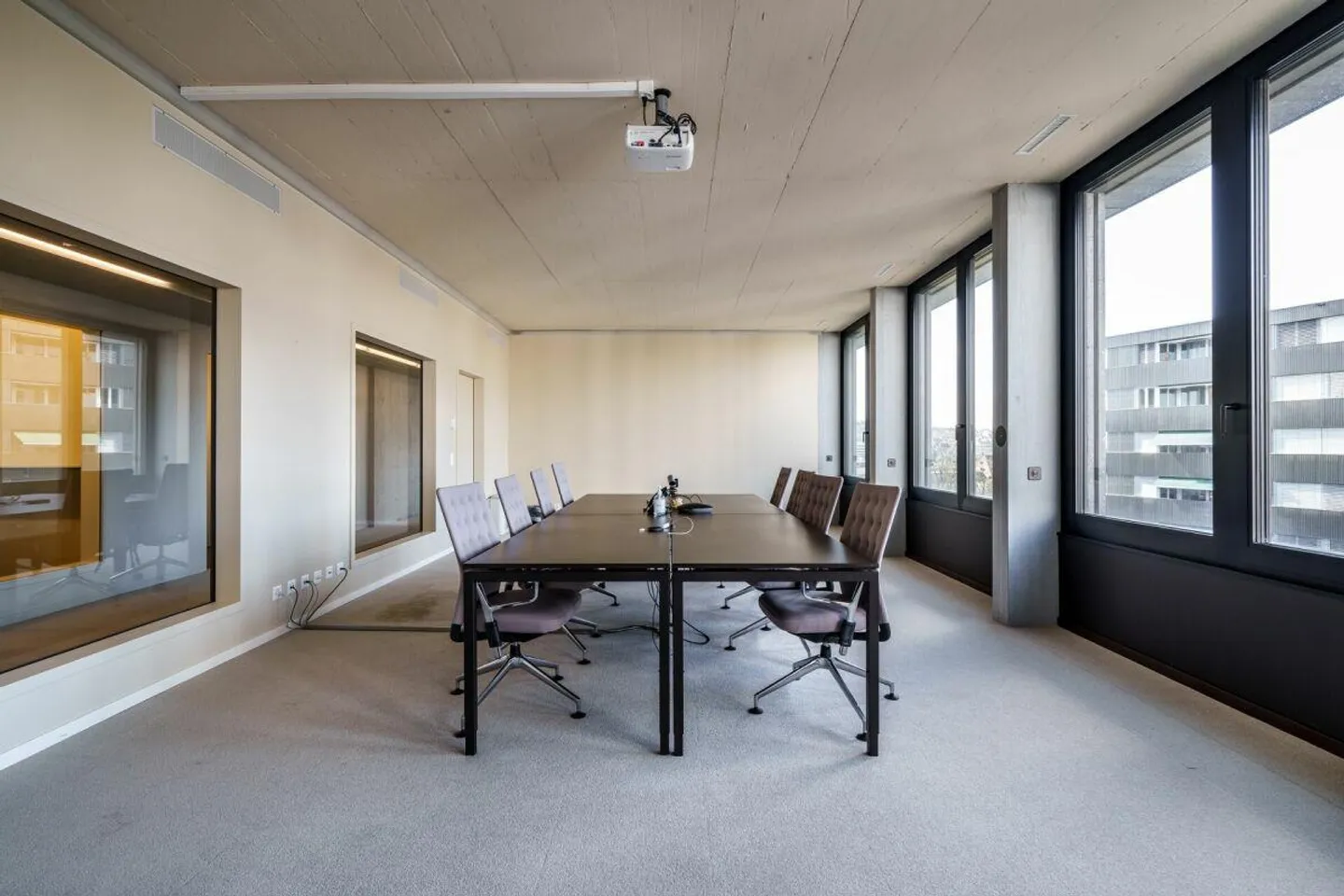 Erstklassiges Büro mit Balkon - Foto 9 von 17