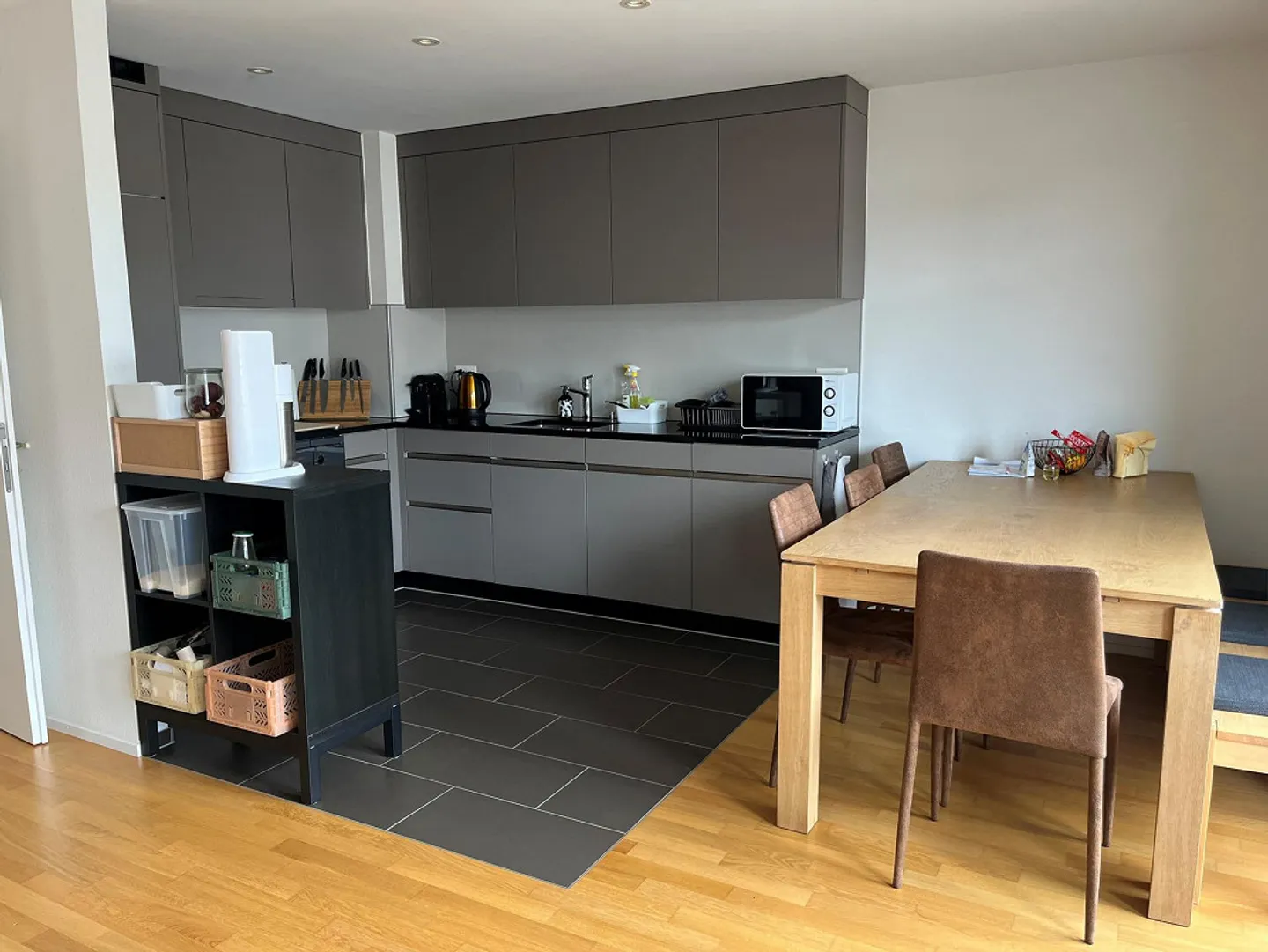 Ampio appartamento moderno in posizione centrale, K3 limitato - Foto 2 di 6