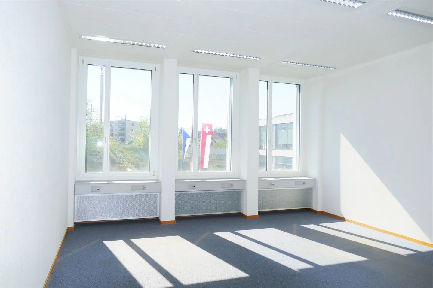 Zentral in Rüti -  Büroräume in Hochhaus mit Weitsicht - Foto 3 von 9