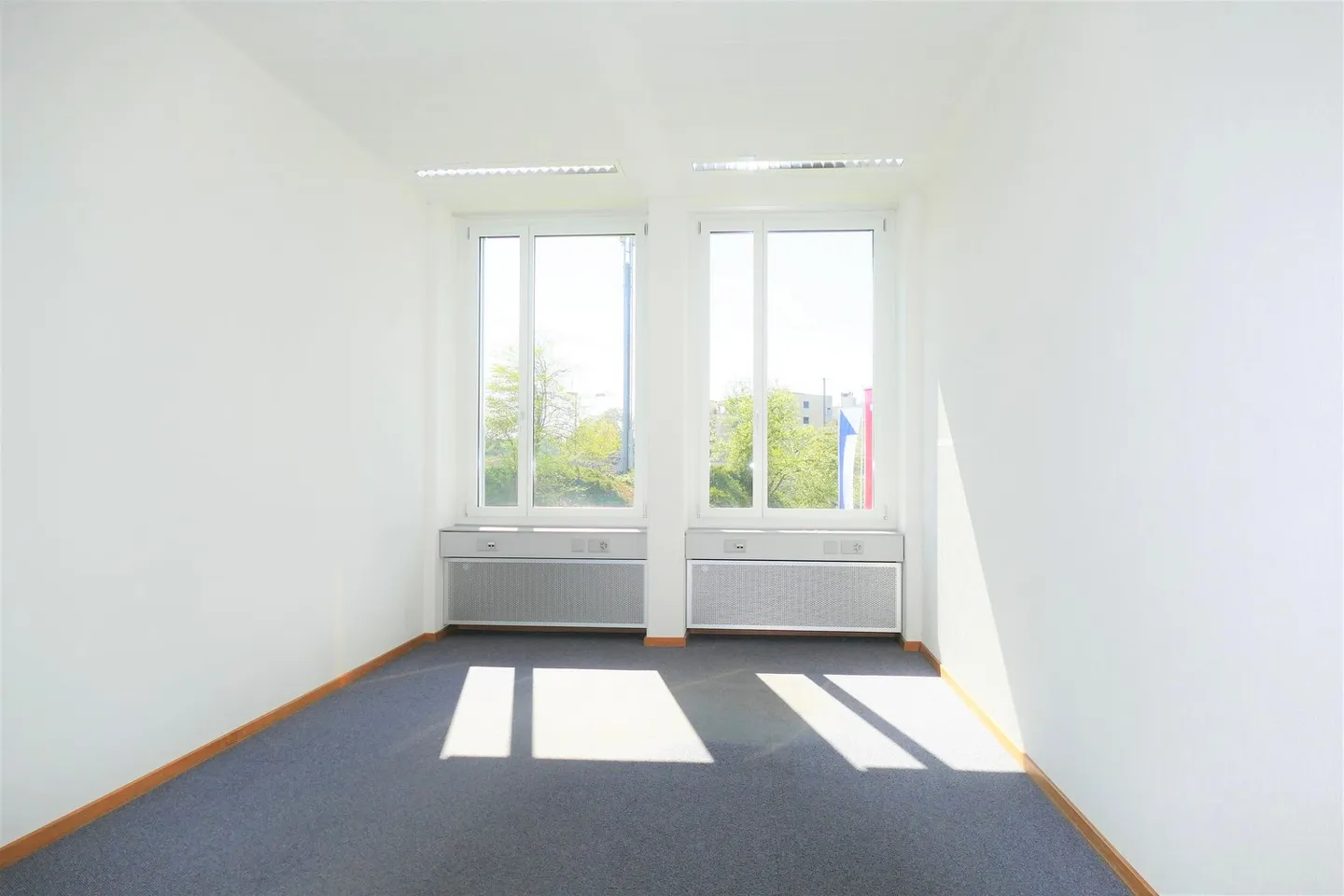 Zentral in Rüti -  Büroräume in Hochhaus mit Weitsicht - Foto 4 von 9