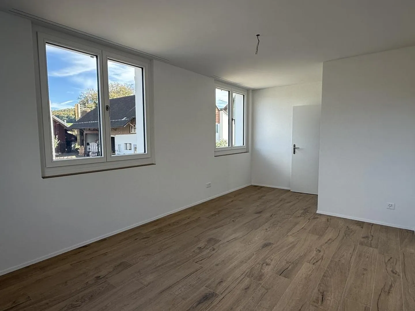 Ready-to-move-in and spacious condominium - Photo 4 of 5