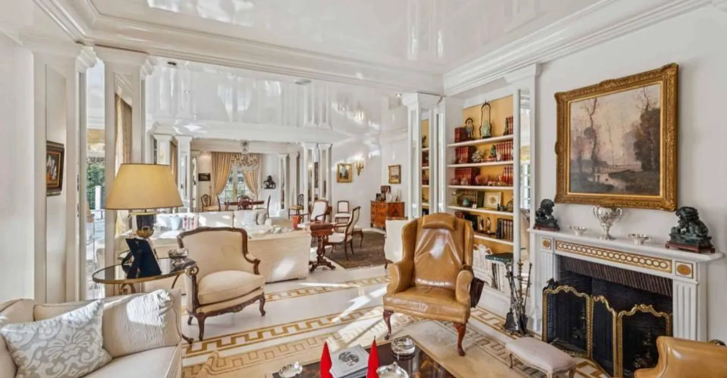 Prestigious property in a quiet area, just steps from the city center - Photo 4 of 10