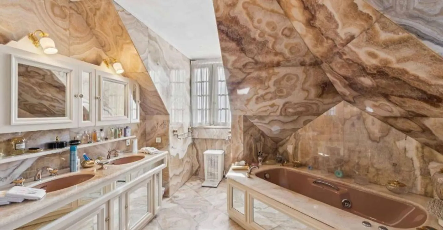 Prestigious property in a quiet area, just steps from the city center - Photo 7 of 10
