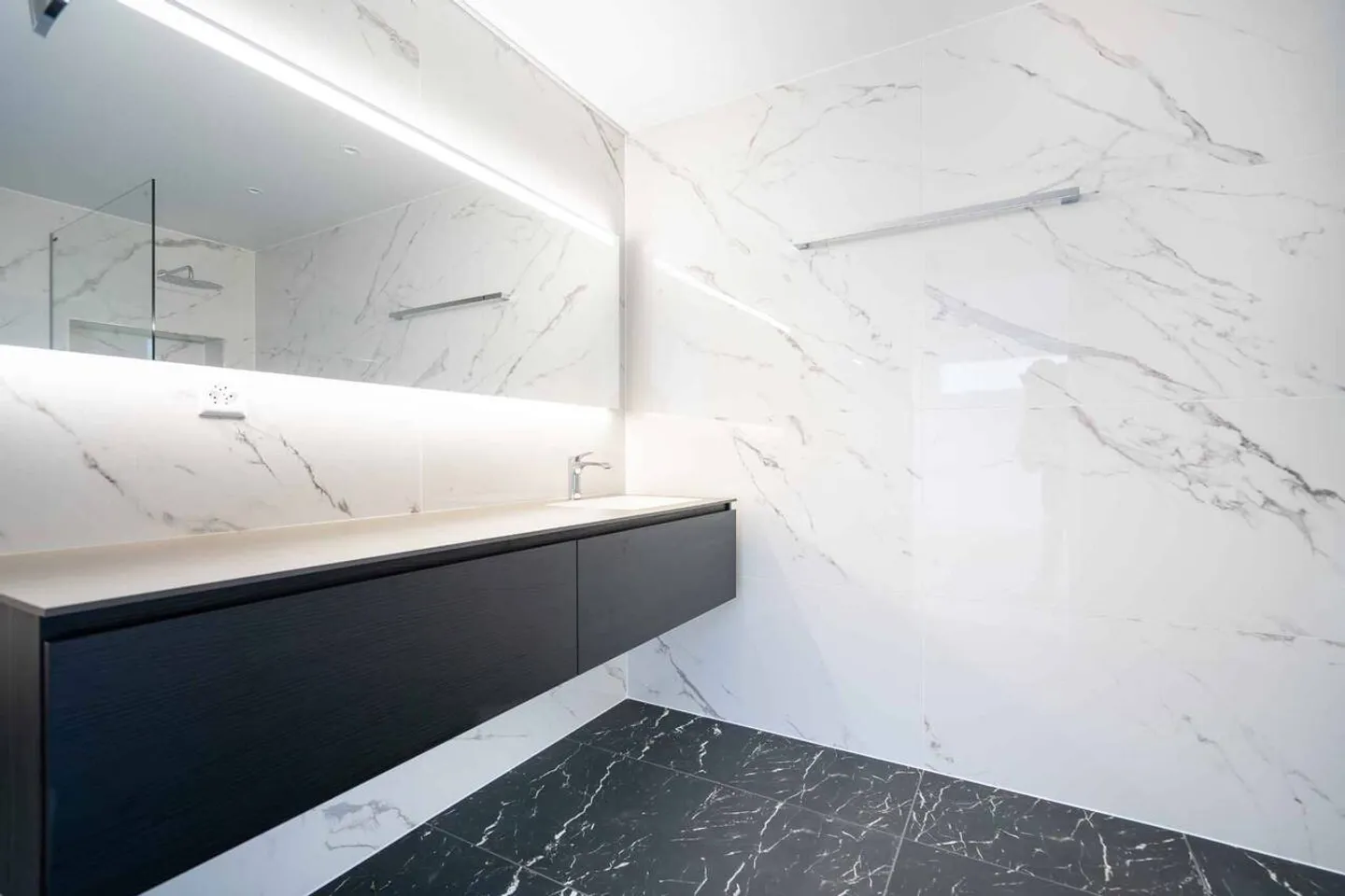 Attico nuovo e di alto standard 5.5 camere con vista mozzafiato sul lago - Foto 8 di 13
