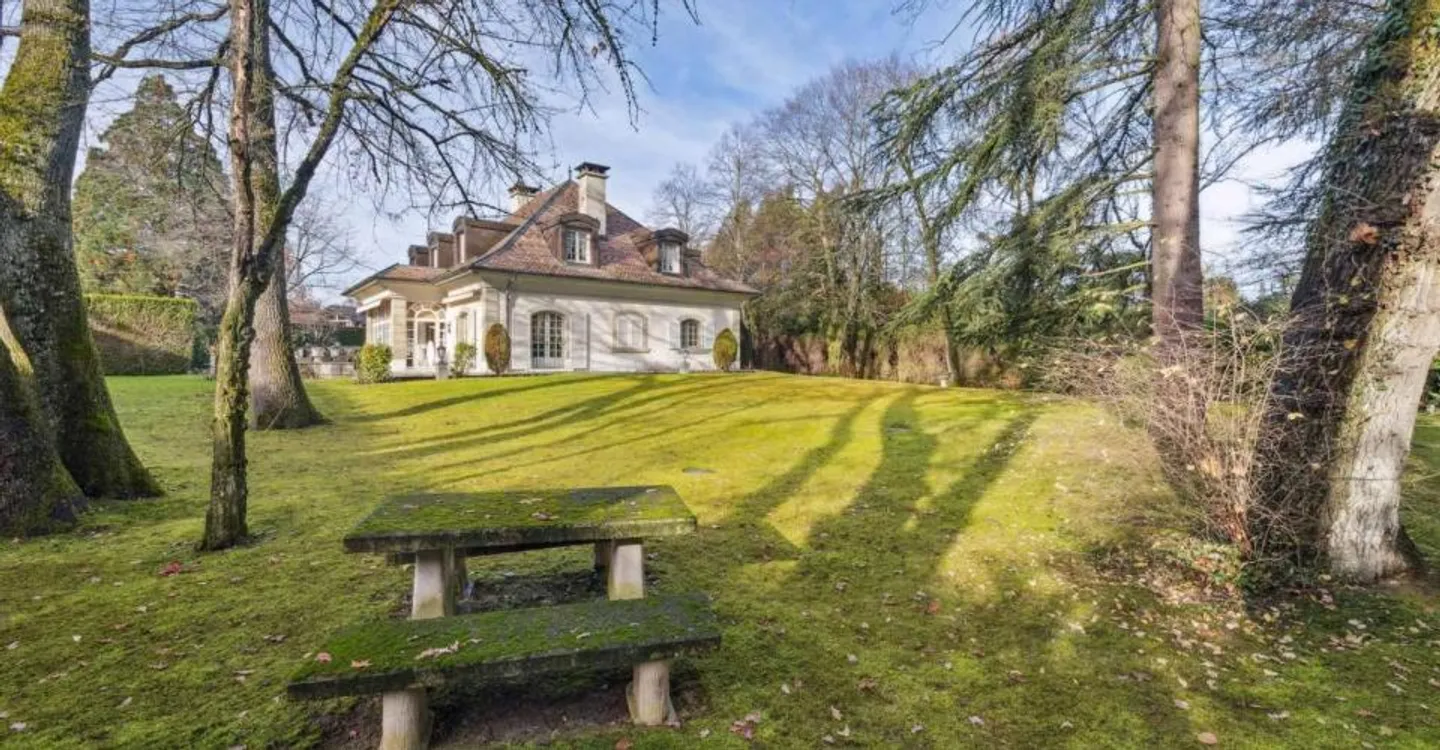 Prestigious property in a quiet area, just steps from the city center - Photo 8 of 10