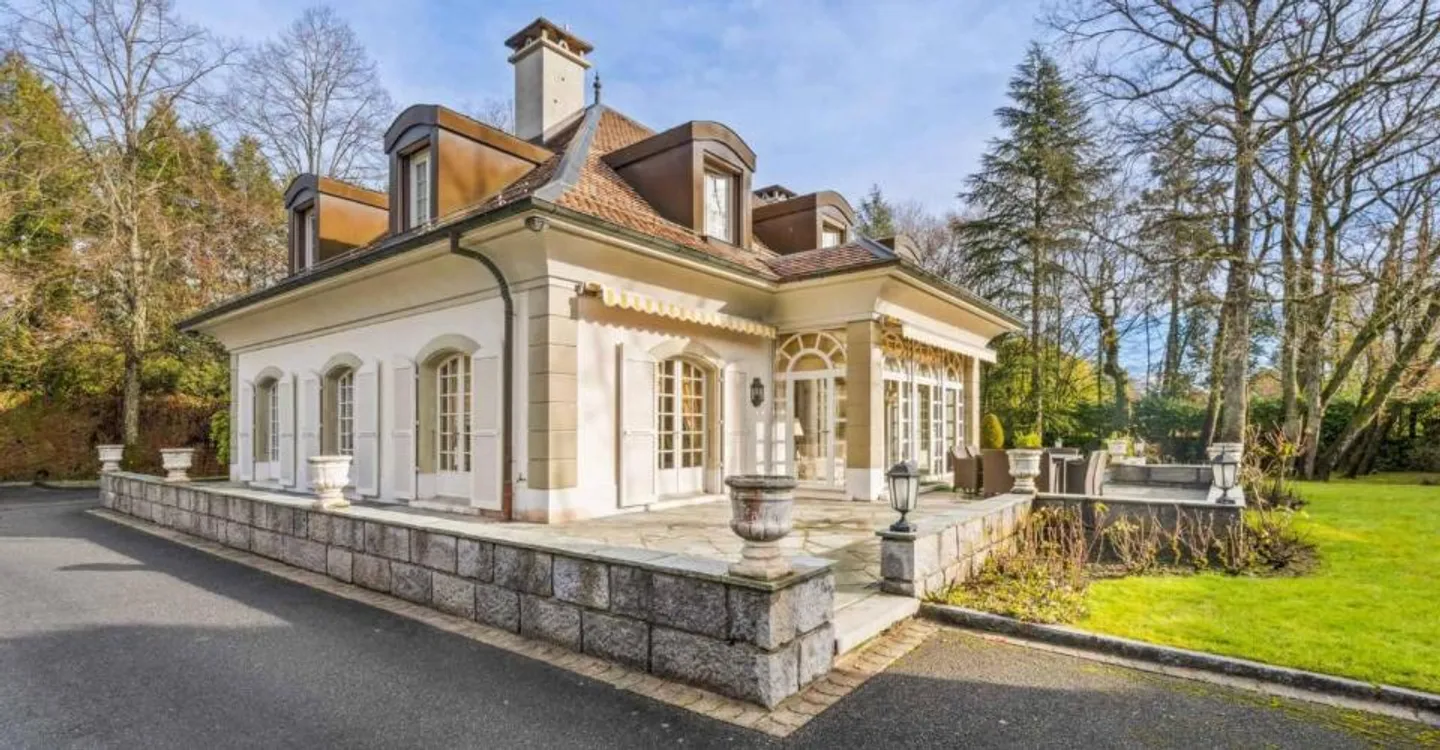 Prestigious property in a quiet area, just steps from the city center - Photo 9 of 10
