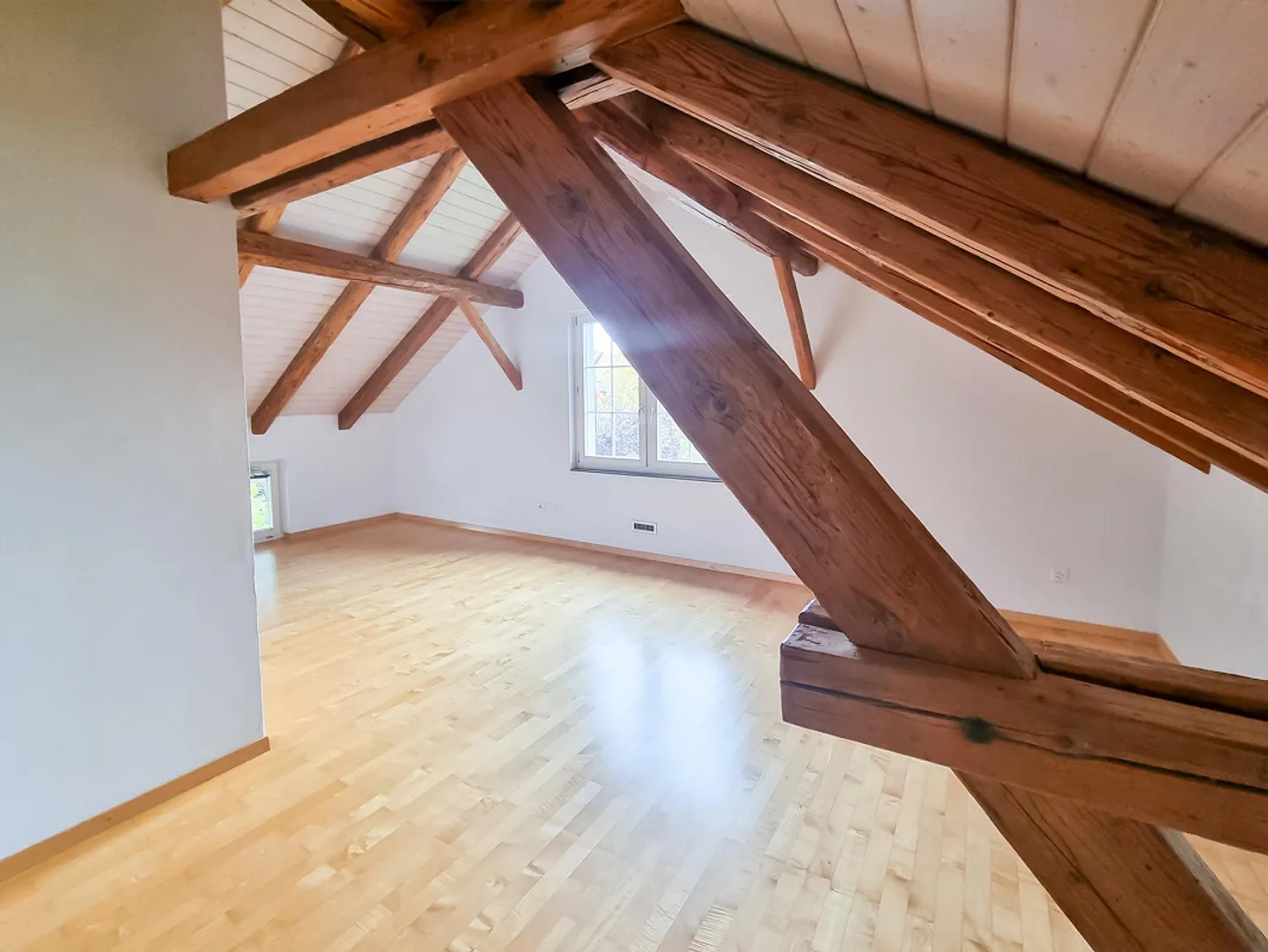 Incantevole casa bifamiliare di 4,5 stanze a Meilen - Foto 3 di 8